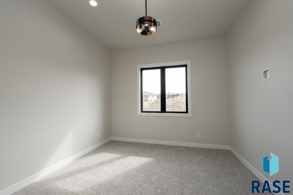 1013 N Scots Pine Dr Drive #J63, Sioux Falls, New Jersey image 43