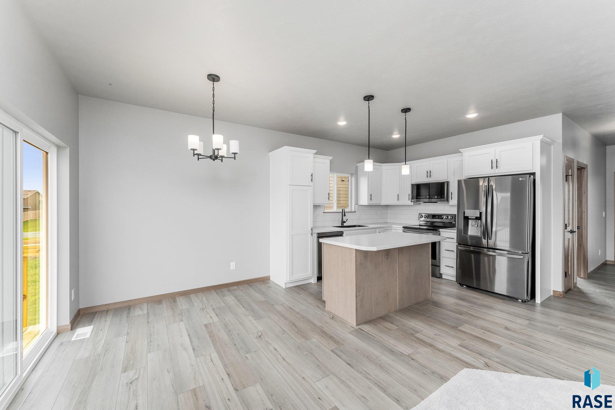 1717 N Concord Dr Drive, Sioux Falls, South Dakota image 2