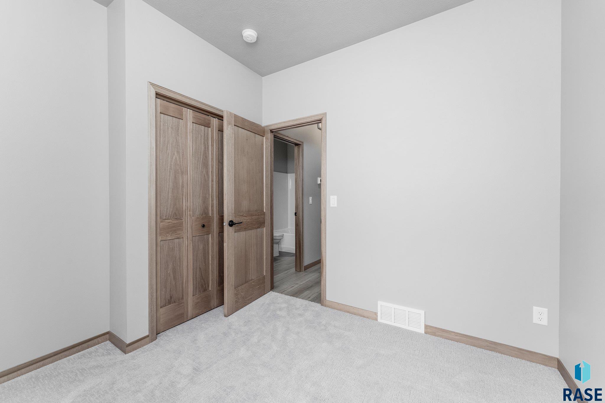 1717 N Concord Dr Drive, Sioux Falls, South Dakota image 14