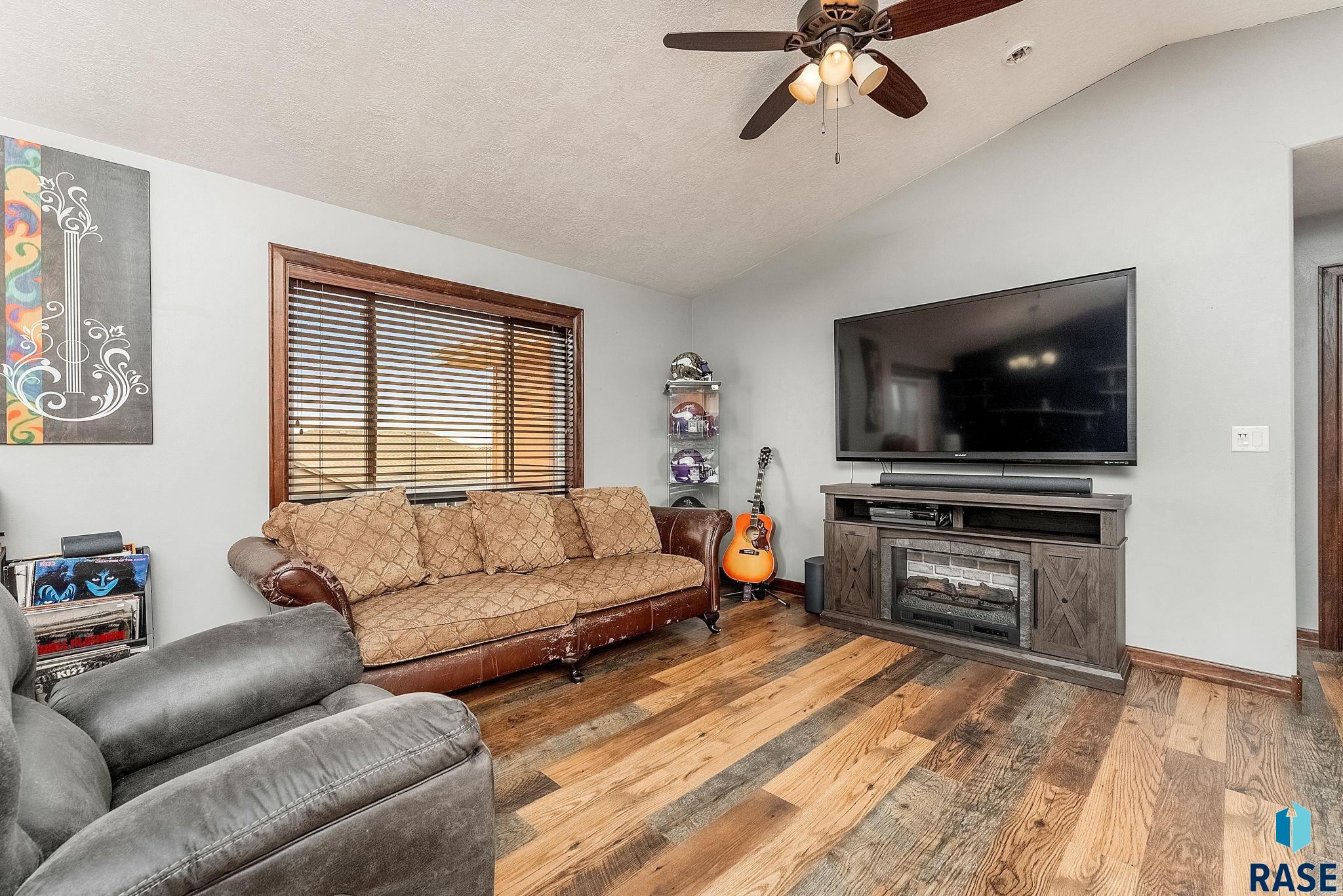 8804 W Nikita Dr Drive, Sioux Falls, South Dakota image 3