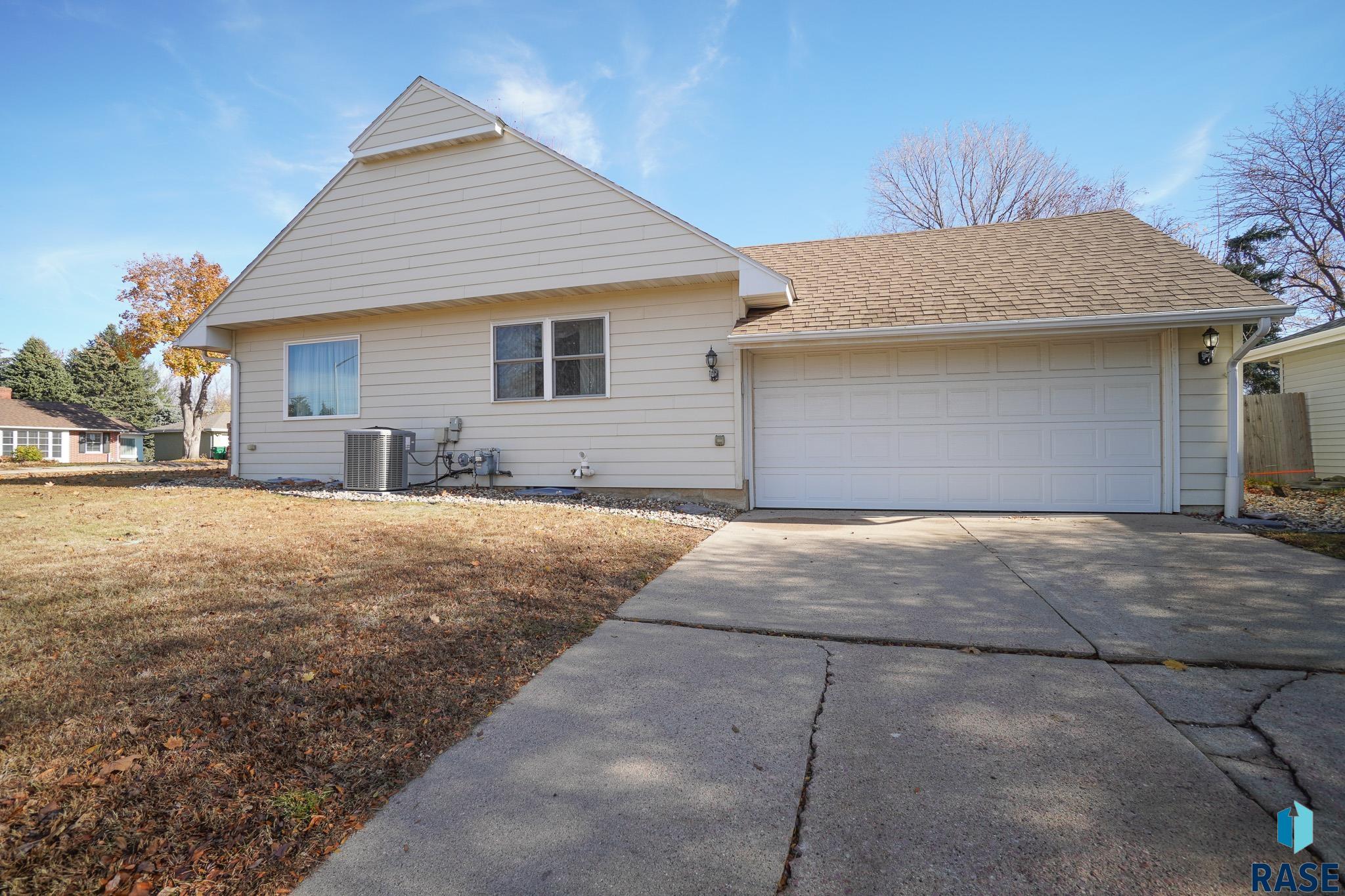 2713 W 26th St Street, Sioux Falls, South Dakota image 2