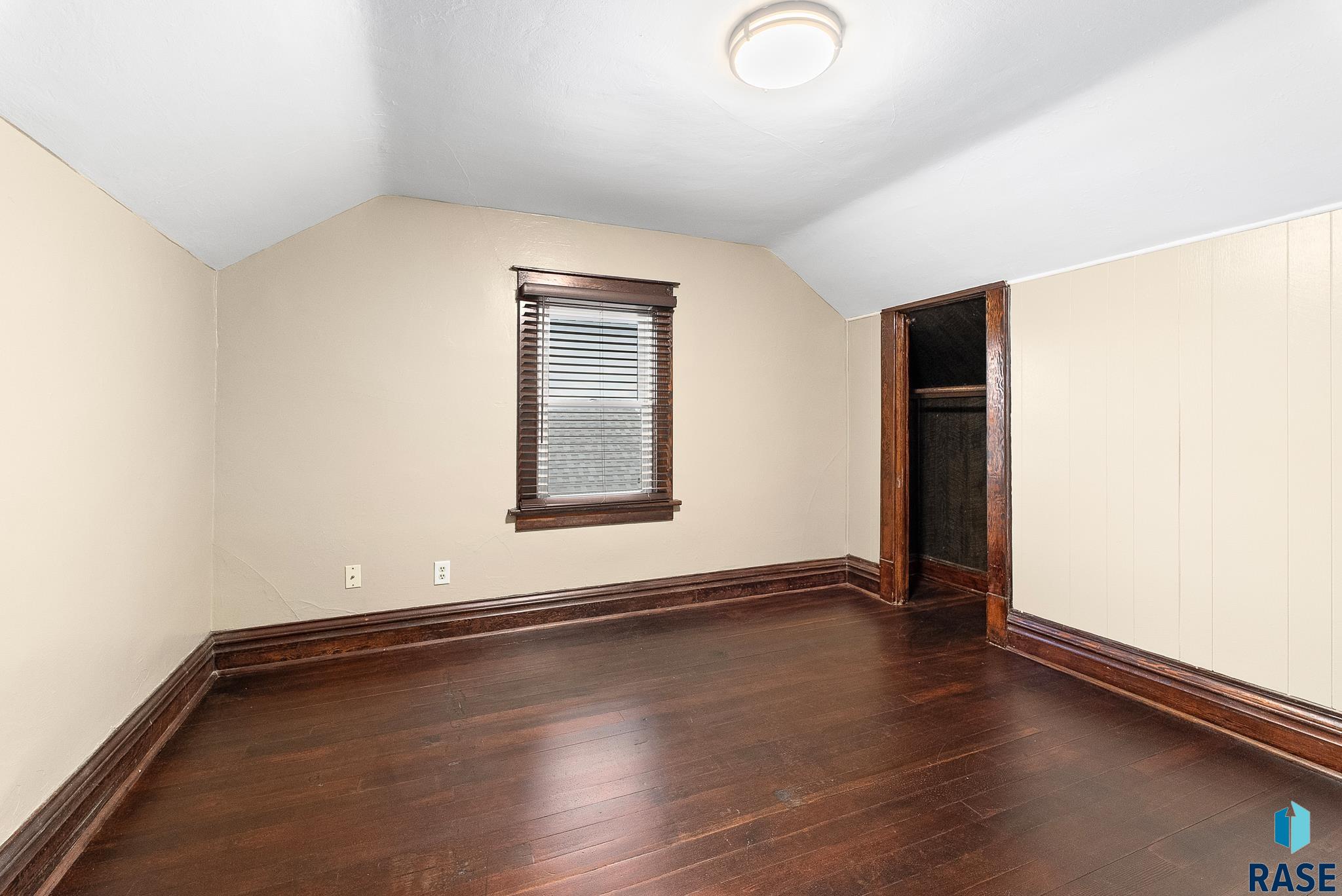 1530 W 10th St Street, Sioux Falls, South Dakota image 13
