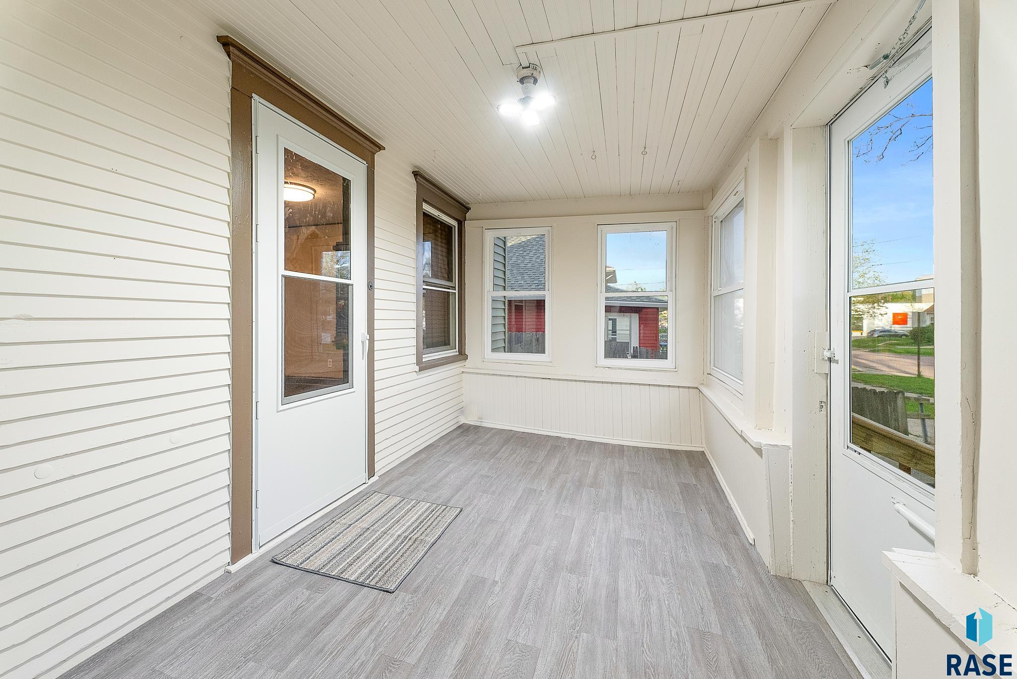 1530 W 10th St Street, Sioux Falls, South Dakota image 2