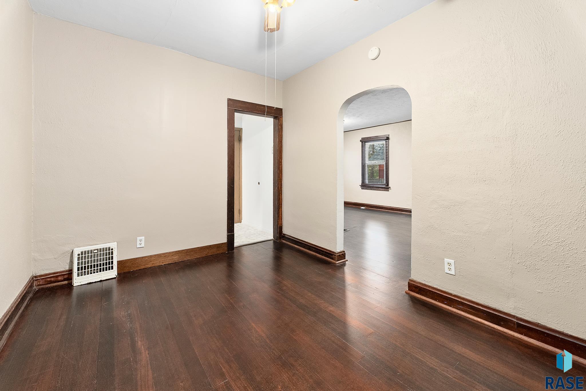 1530 W 10th St Street, Sioux Falls, South Dakota image 8