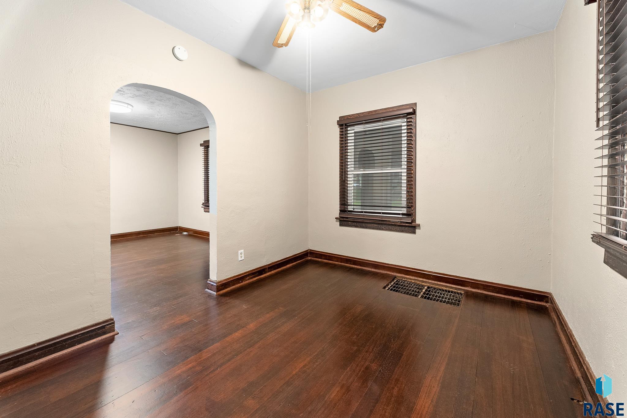 1530 W 10th St Street, Sioux Falls, South Dakota image 9