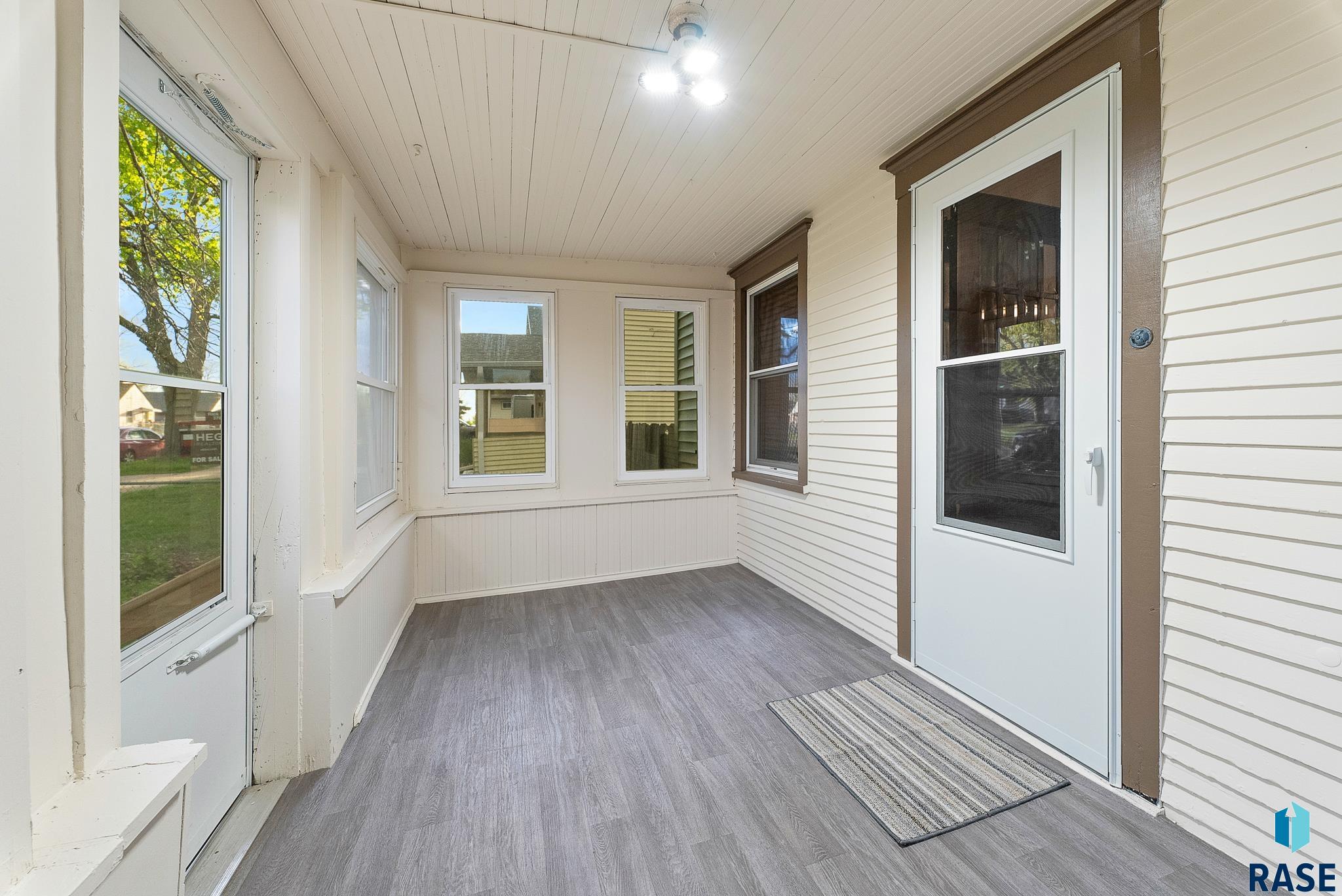 1530 W 10th St Street, Sioux Falls, South Dakota image 3