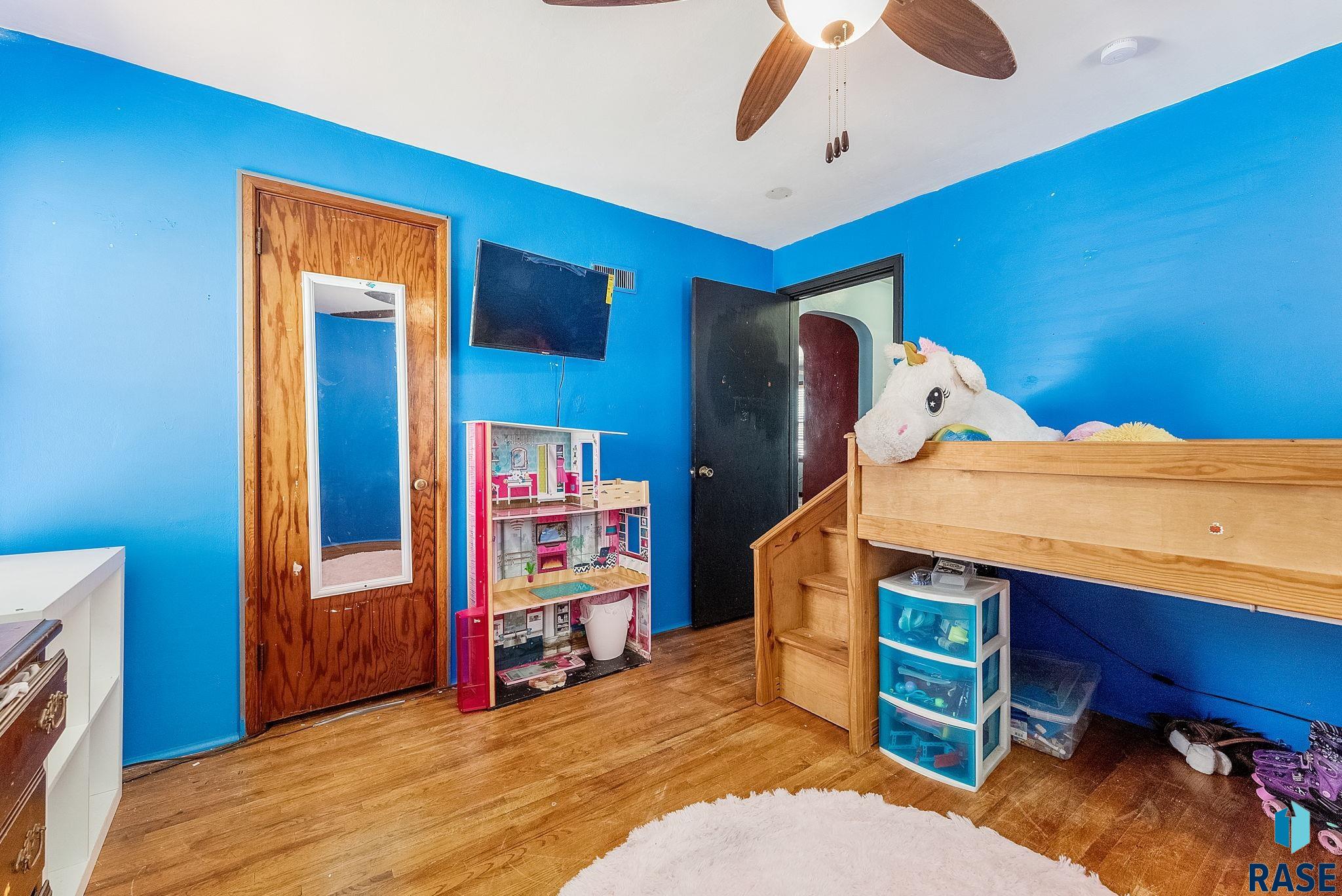 1705 W 10th St Street, Sioux Falls, New Jersey image 8