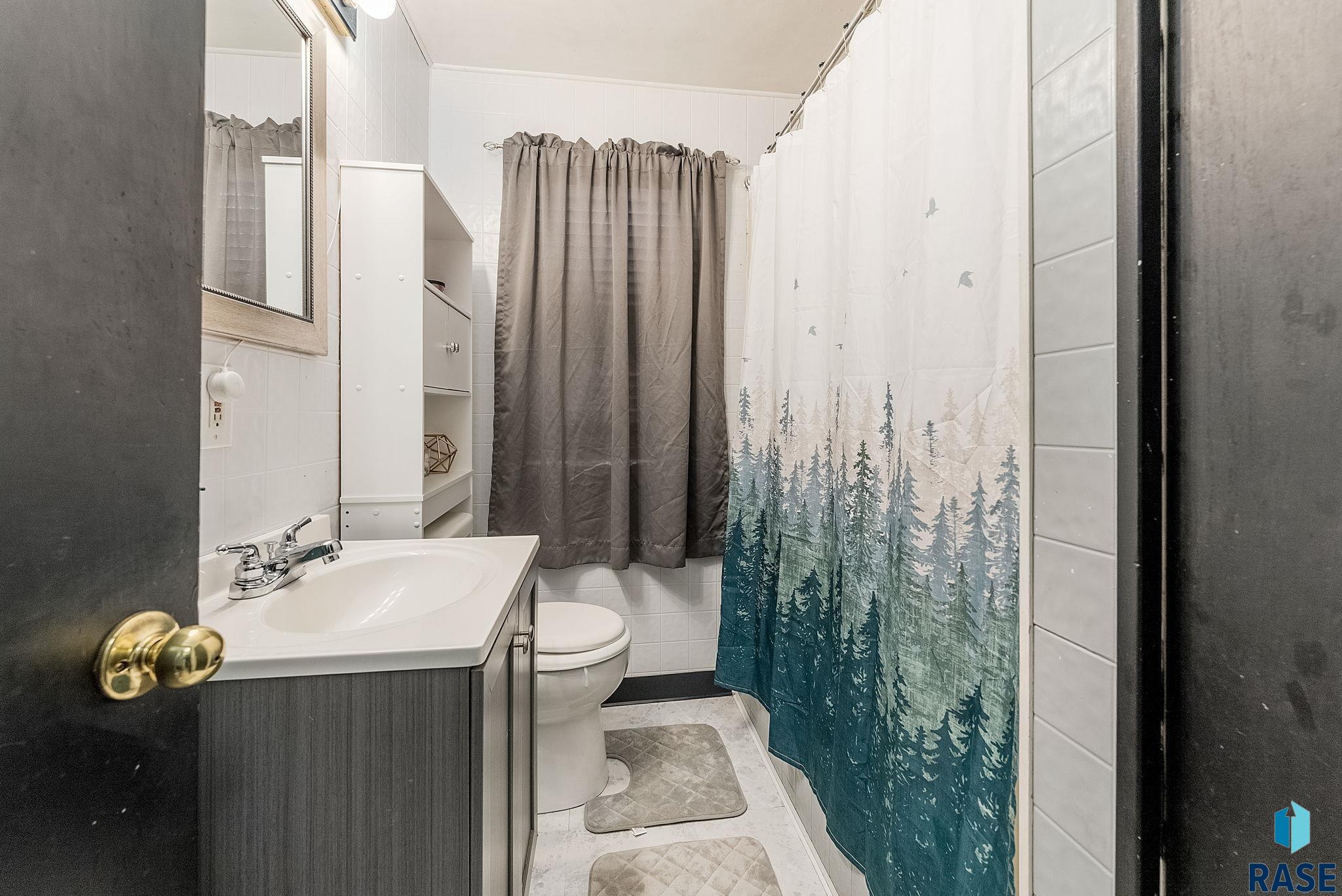 1705 W 10th St Street, Sioux Falls, New Jersey image 9