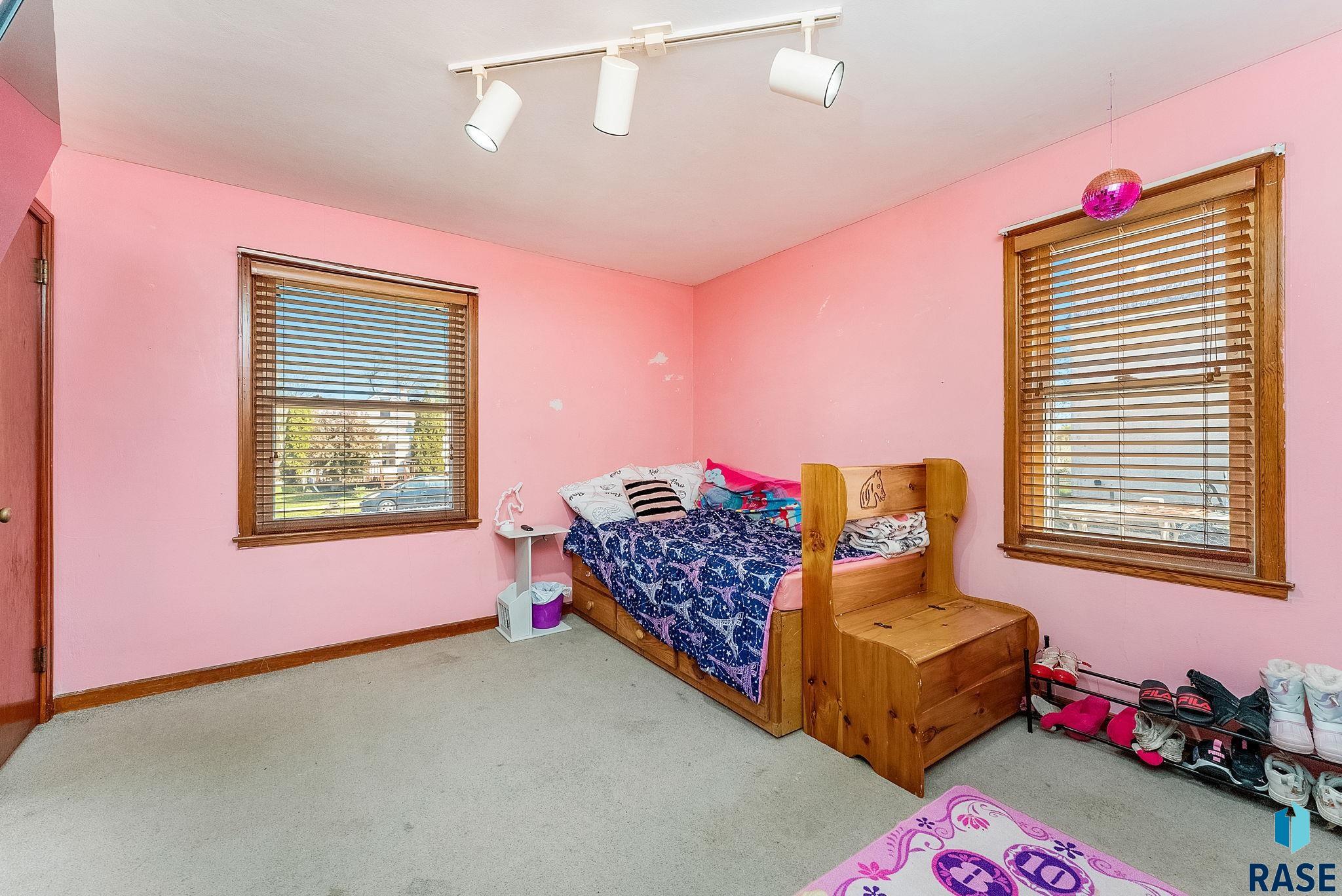 1705 W 10th St Street, Sioux Falls, New Jersey image 10