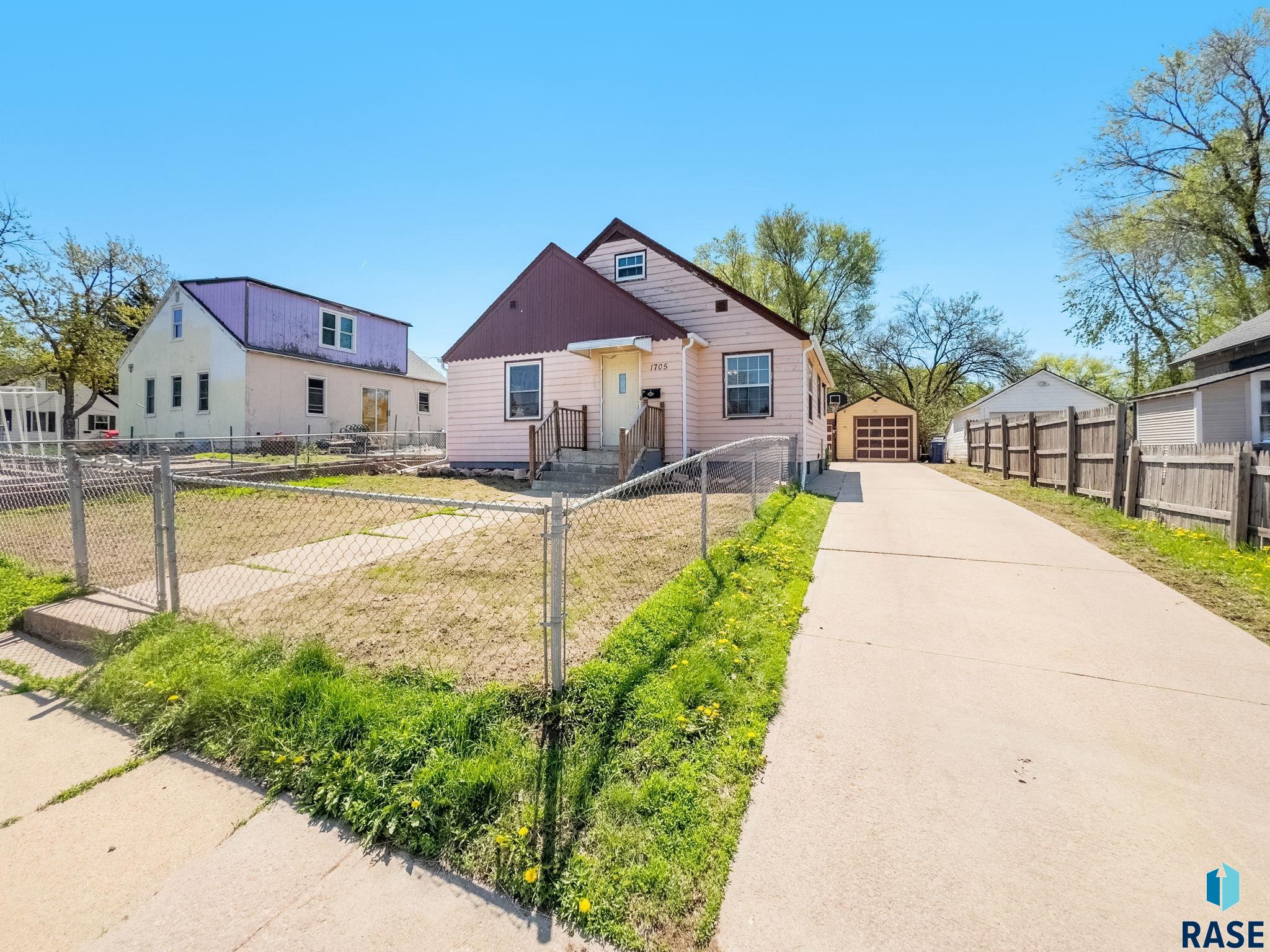 1705 W 10th St Street, Sioux Falls, New Jersey image 1