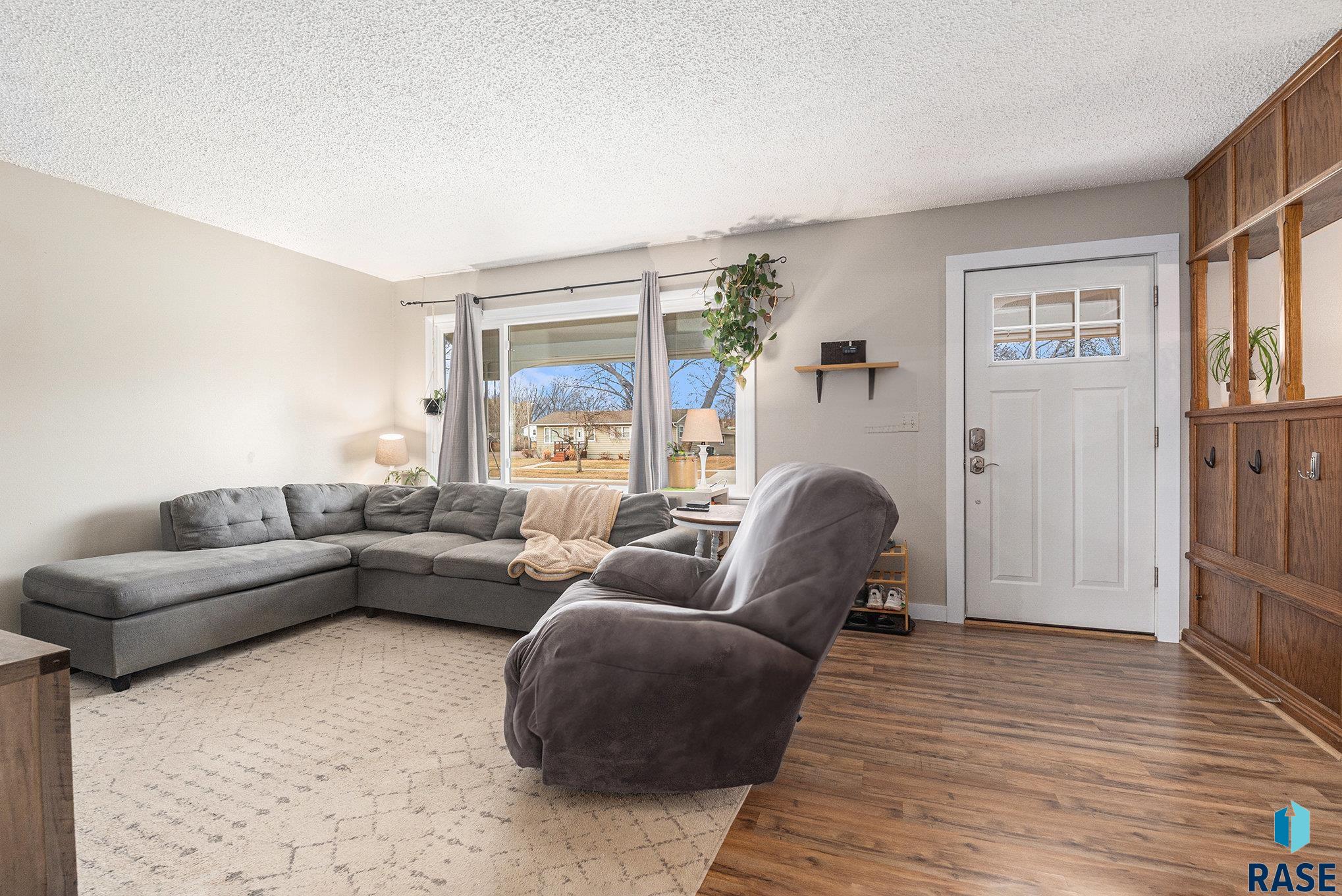 706 N Liberty Ave Avenue, Madison, South Dakota image 4