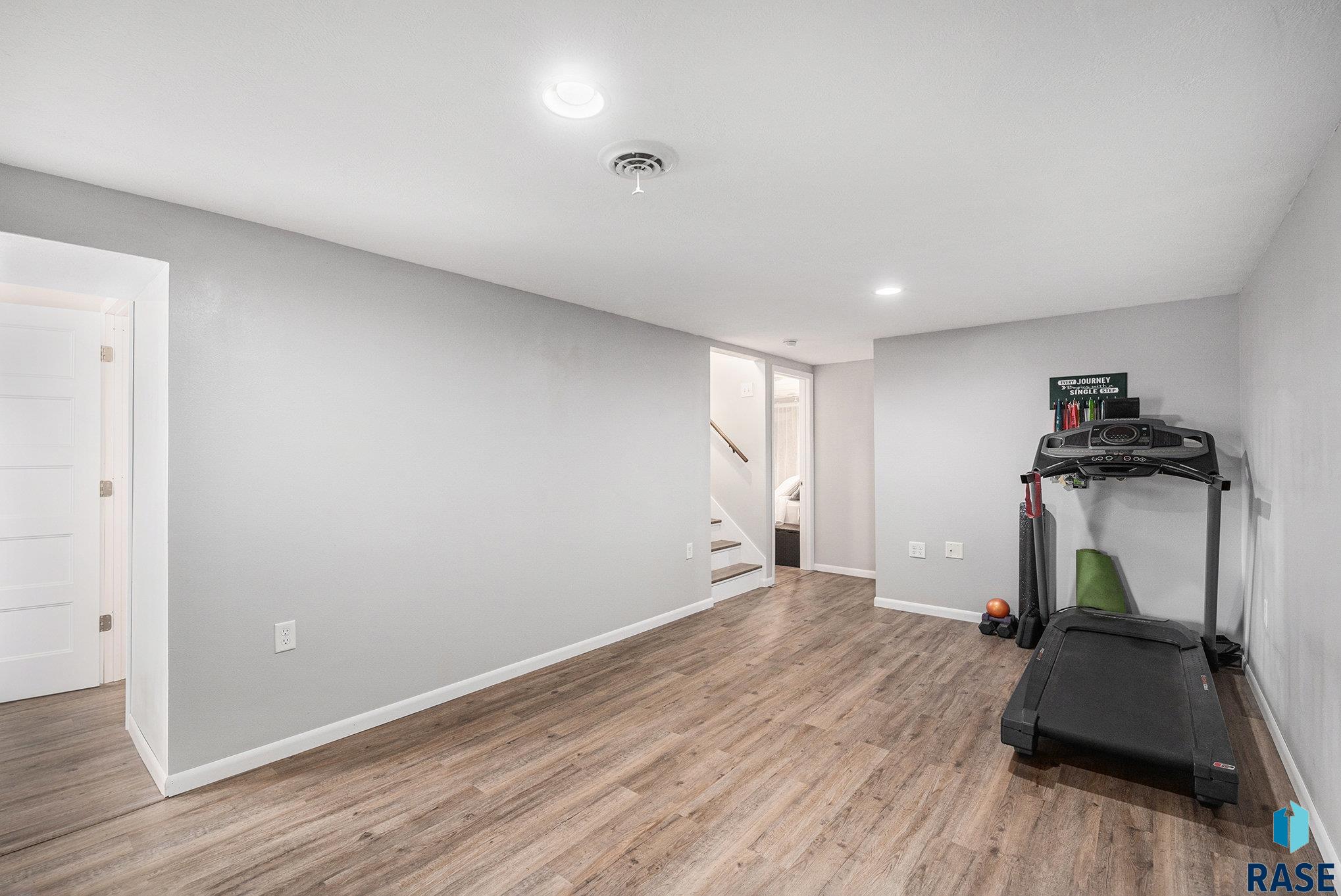 706 N Liberty Ave Avenue, Madison, South Dakota image 19