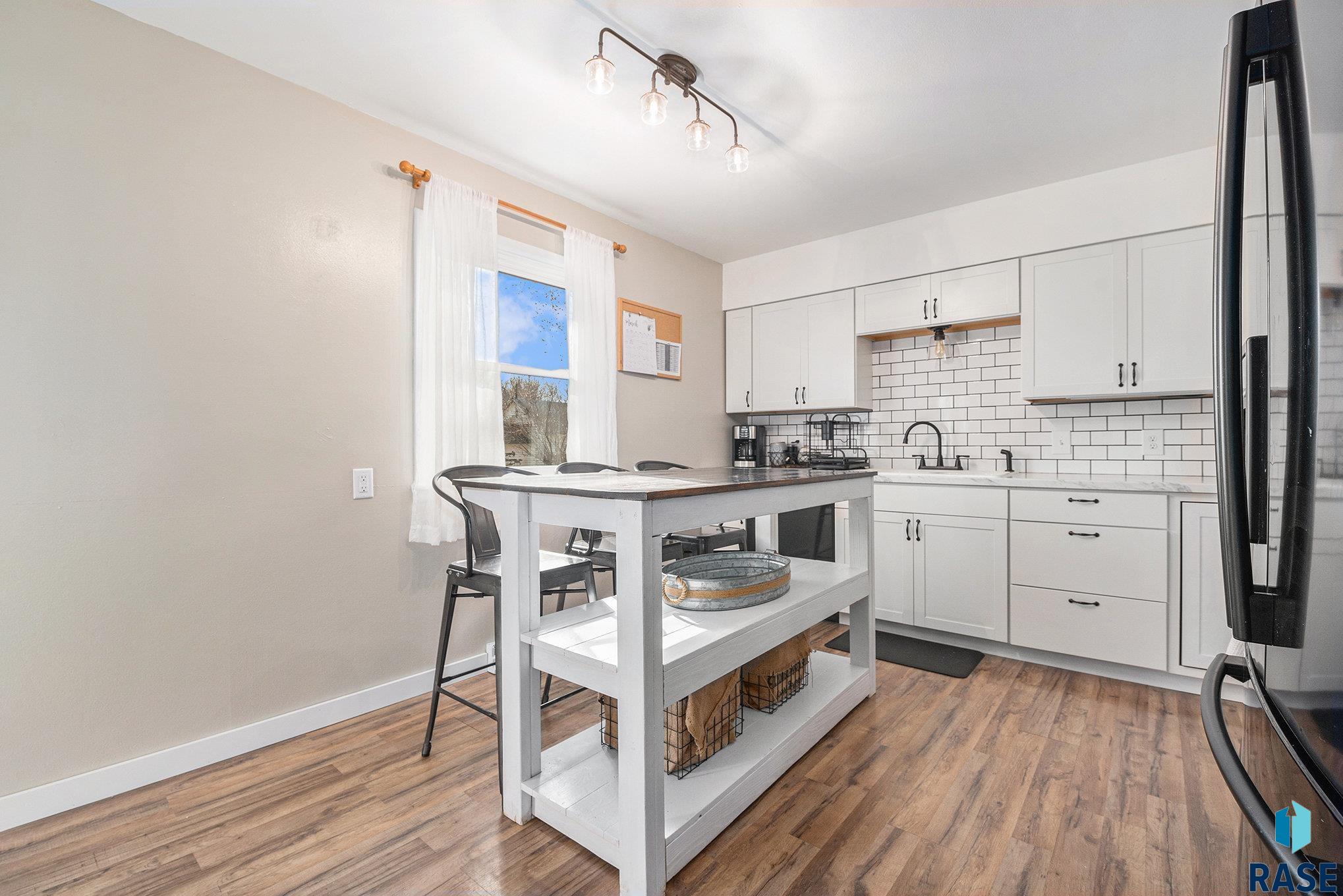 706 N Liberty Ave Avenue, Madison, South Dakota image 9