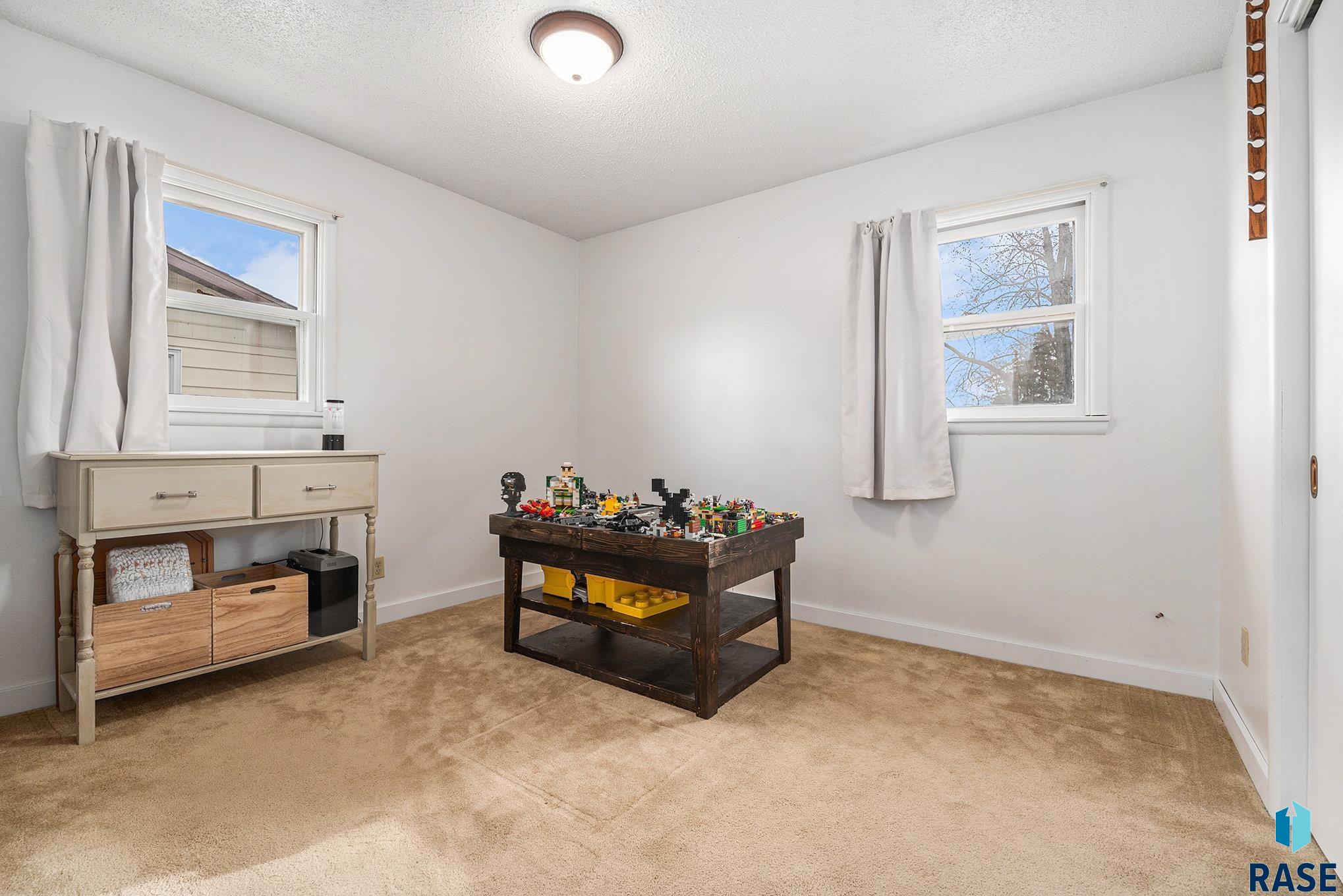706 N Liberty Ave Avenue, Madison, South Dakota image 14