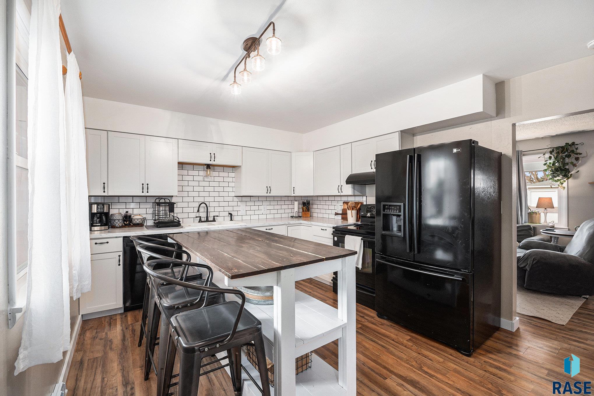 706 N Liberty Ave Avenue, Madison, South Dakota image 10