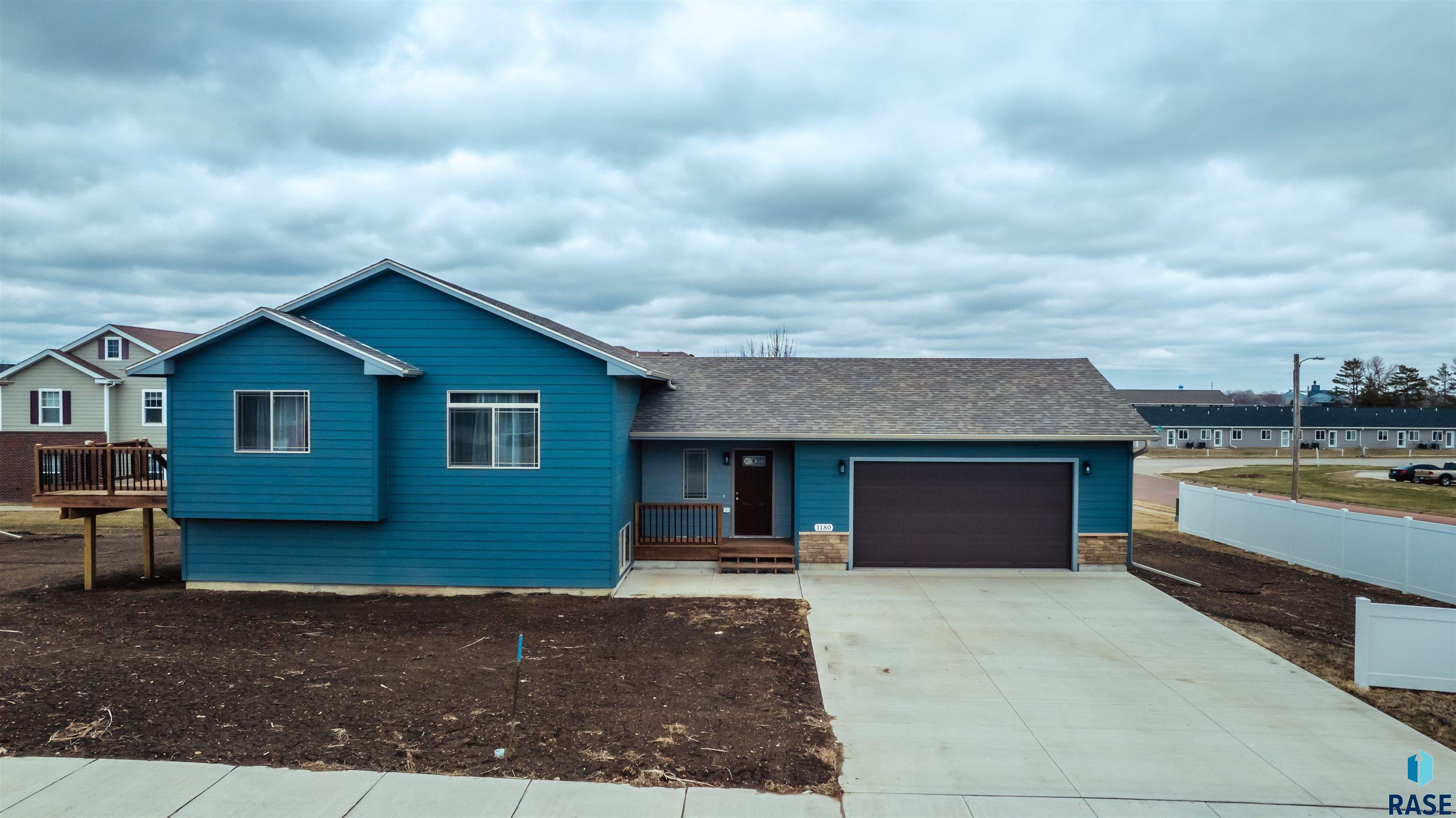 1180 Ruud Trl Trail, Hartford, South Dakota image 1