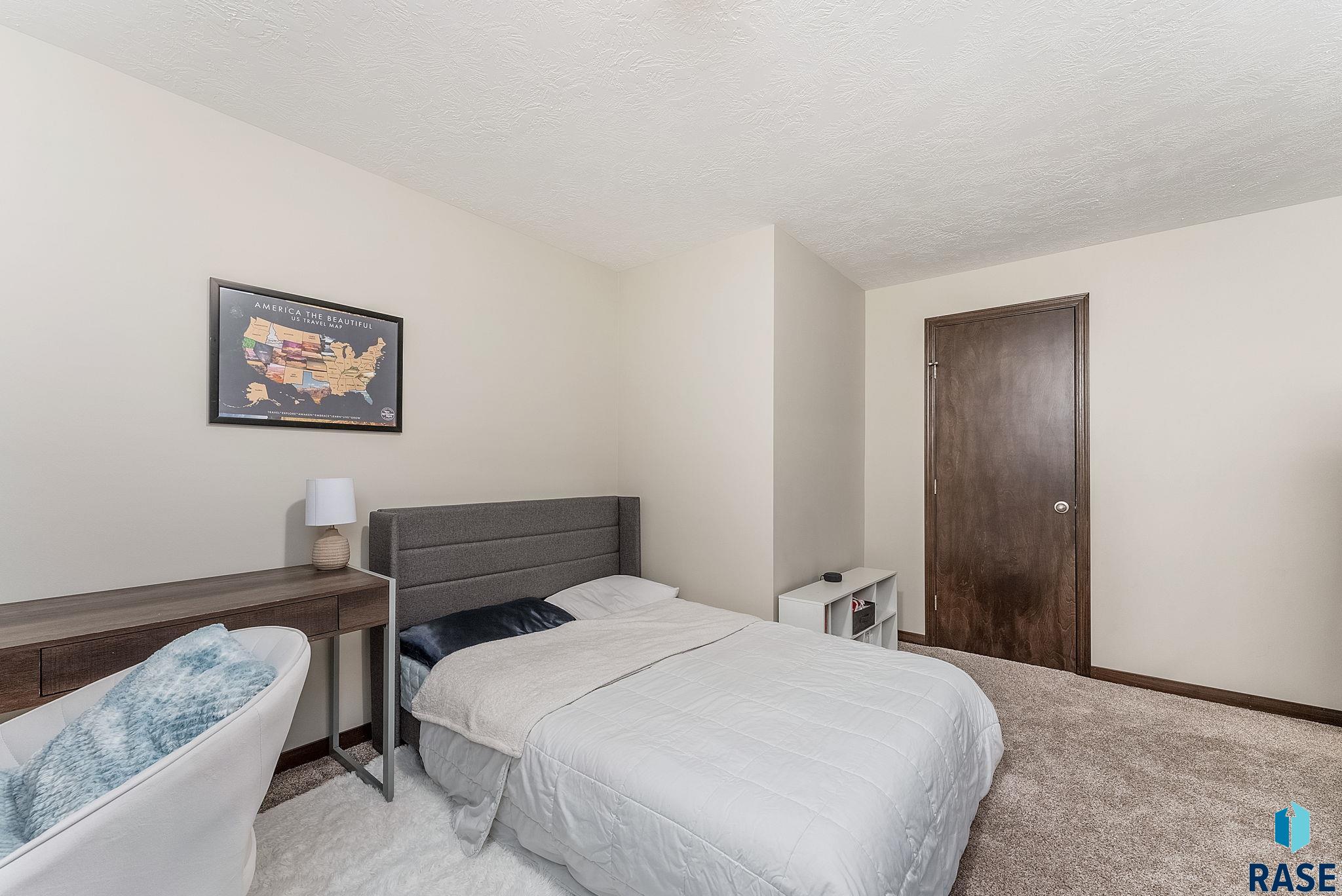 9500 W Richie Cir Circle, Sioux Falls, New Jersey image 19
