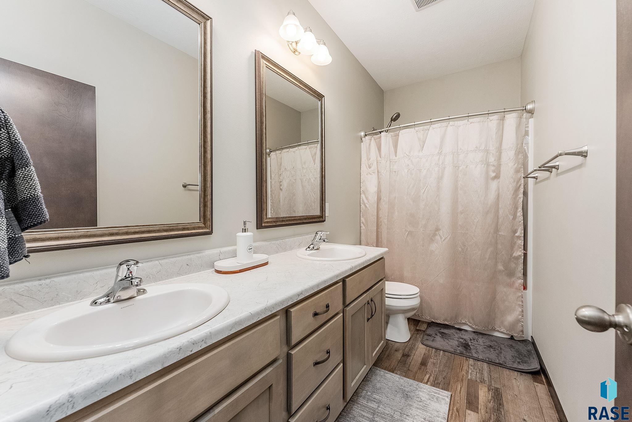 9500 W Richie Cir Circle, Sioux Falls, New Jersey image 6