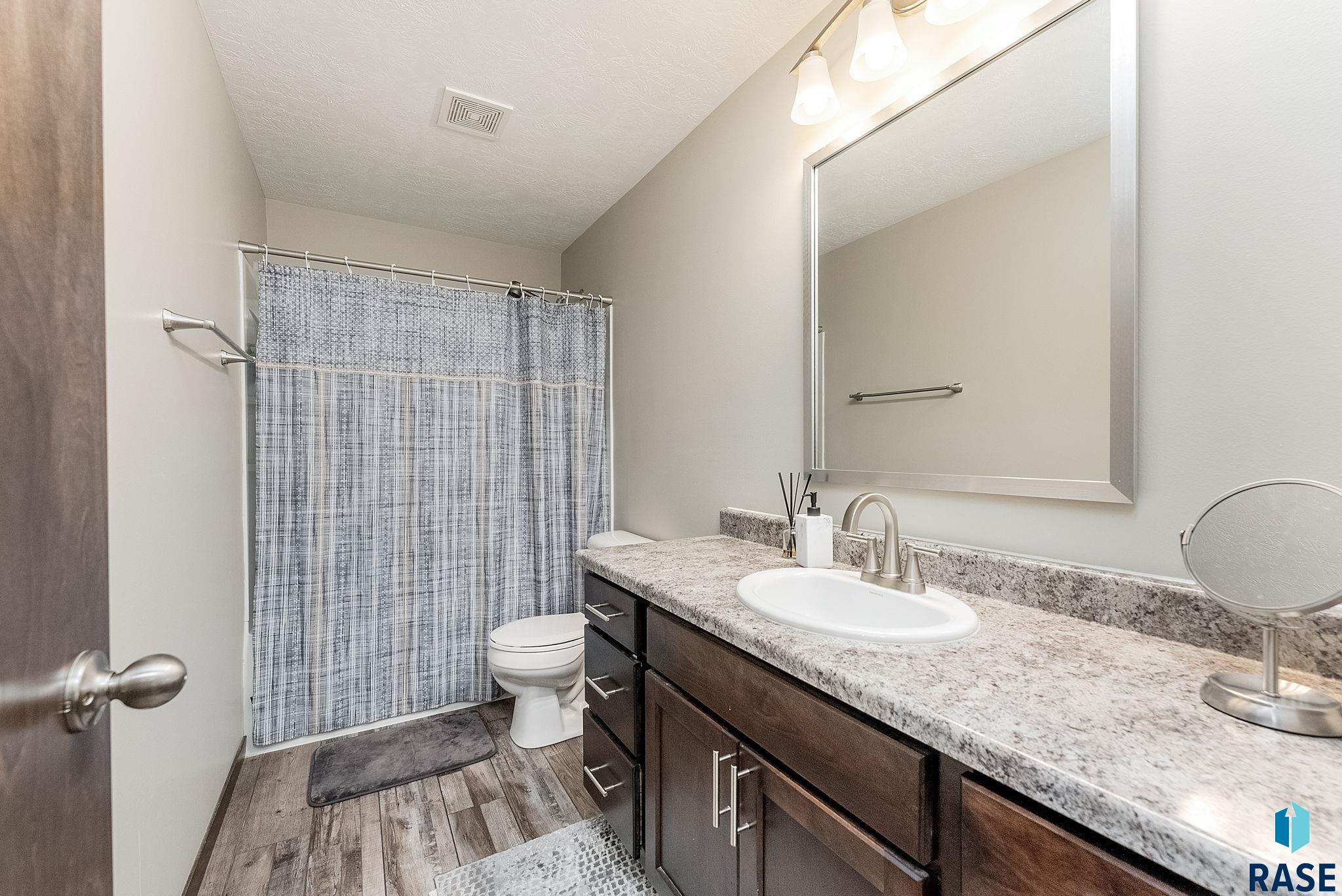 9500 W Richie Cir Circle, Sioux Falls, New Jersey image 17