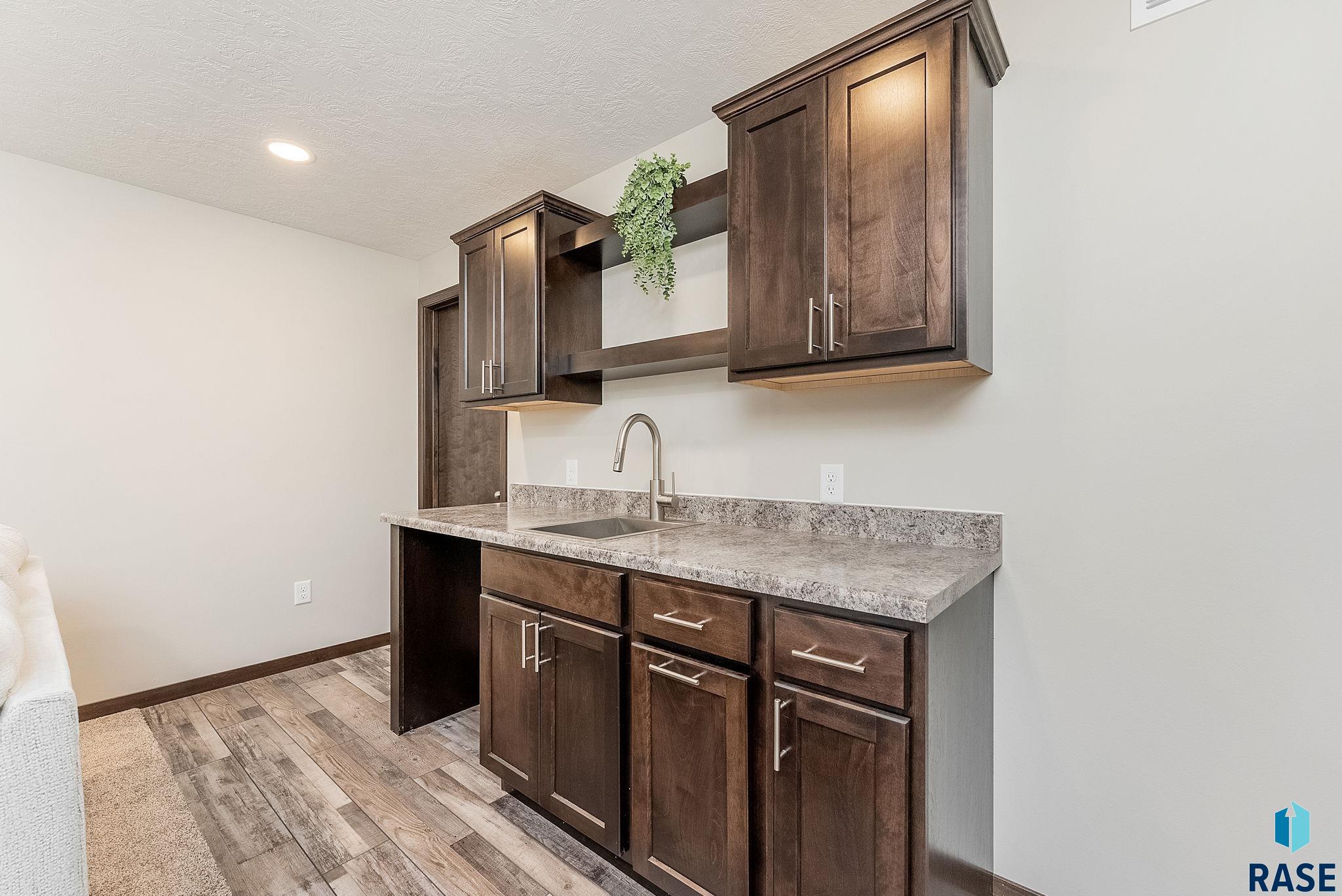 9500 W Richie Cir Circle, Sioux Falls, New Jersey image 14