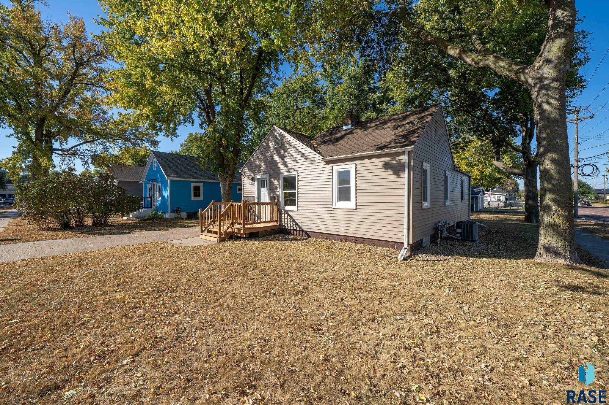 Sioux Falls, South Dakota 57104, United States, 3 Bedrooms Bedrooms, ,1 BathroomBathrooms,Residential,Active,226726