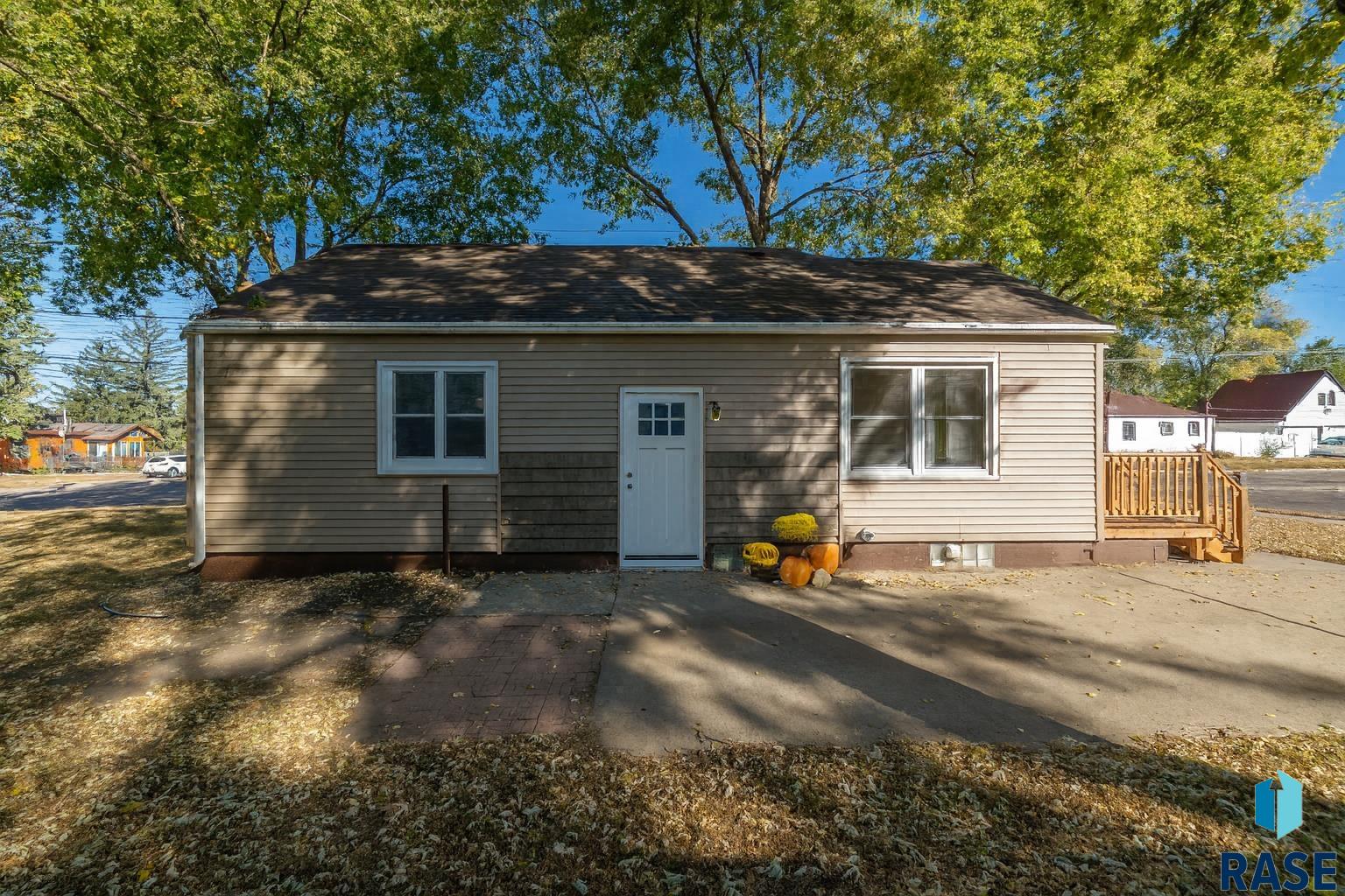 Sioux Falls, South Dakota 57104, United States, 3 Bedrooms Bedrooms, ,1 BathroomBathrooms,Residential,Active,226726