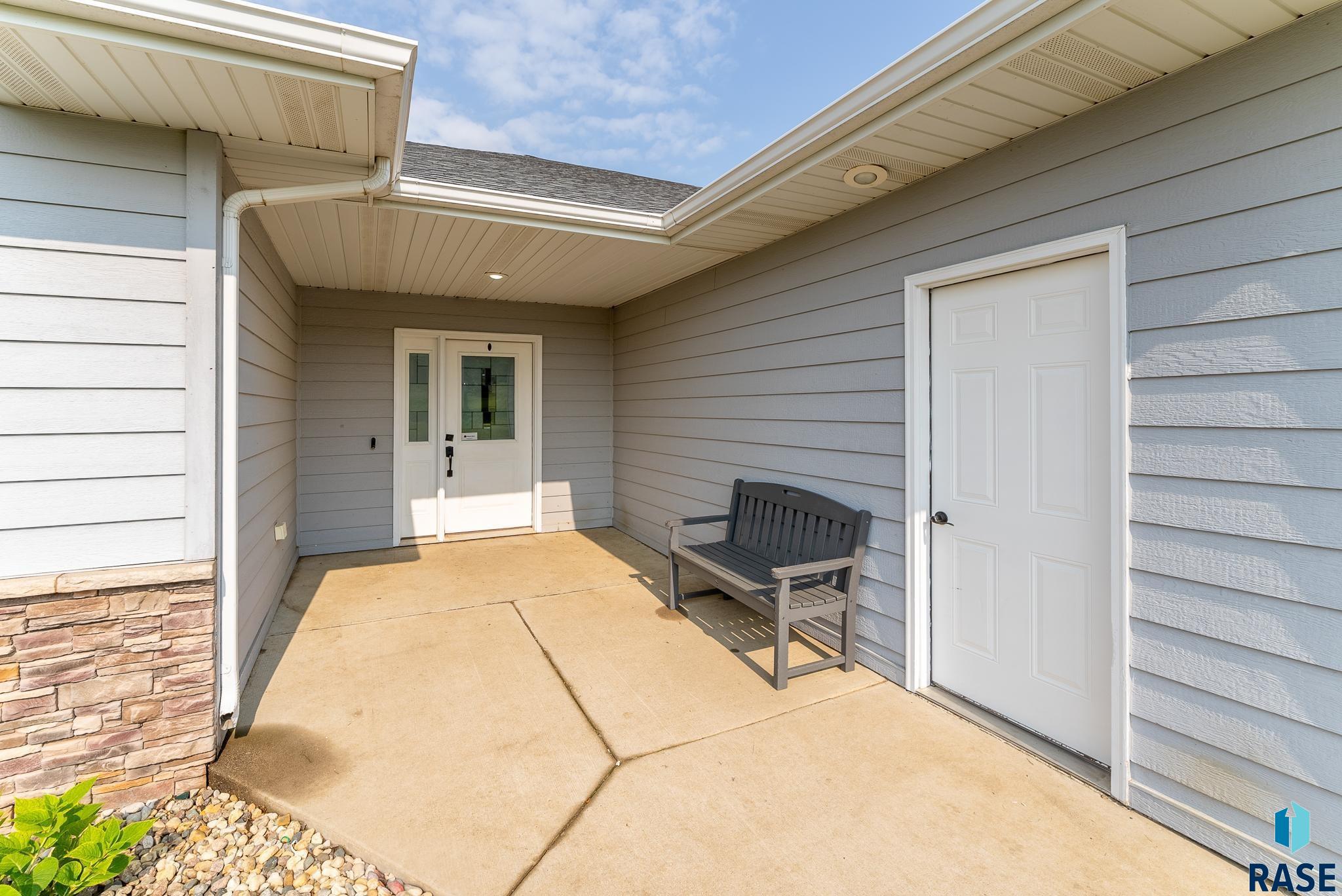 48286 Arrowhead Cir Circle, Canton, South Dakota image 3