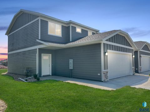 Photo of 6801 6801-6807 W Gresford Pl, Sioux Falls, SD 57106 (MLS # 22502166)