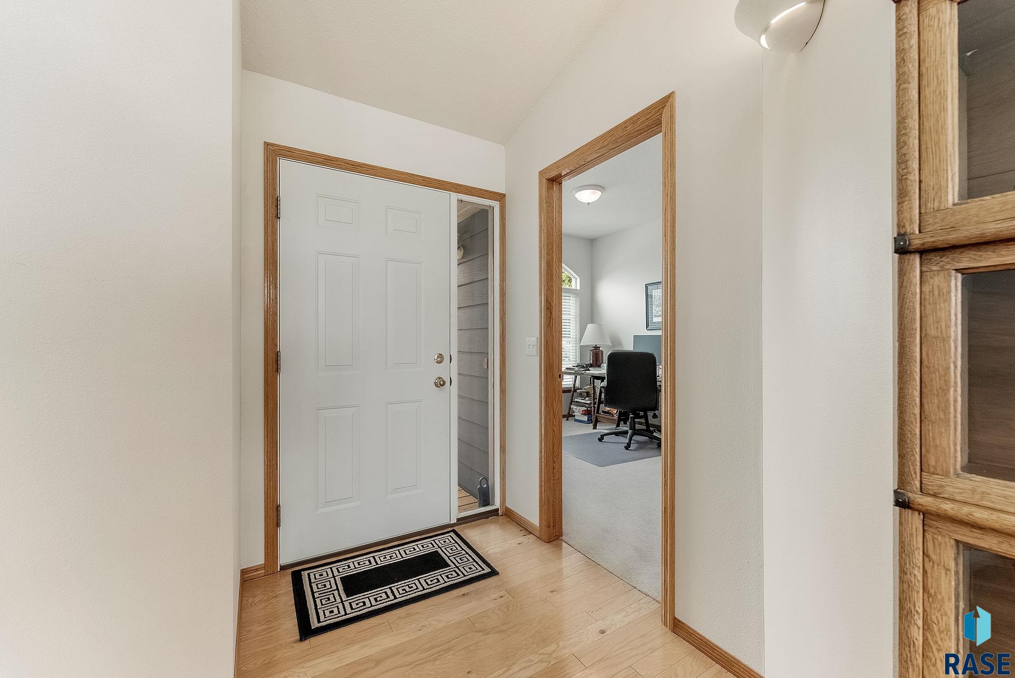 4710 S Key Ave Avenue, Sioux Falls, New Jersey image 2