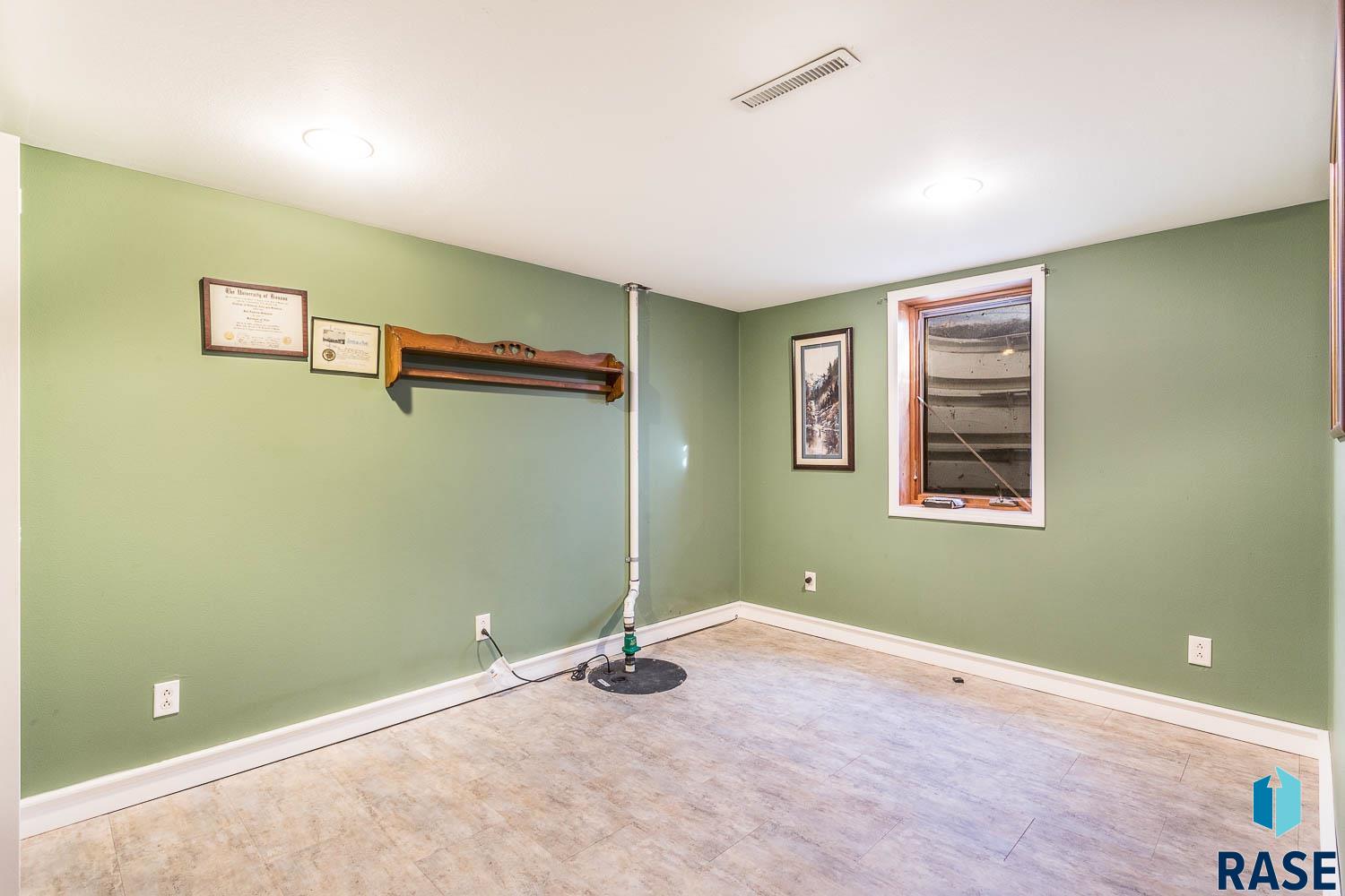 805 N Oakley St Street, Luverne, Minnesota image 16