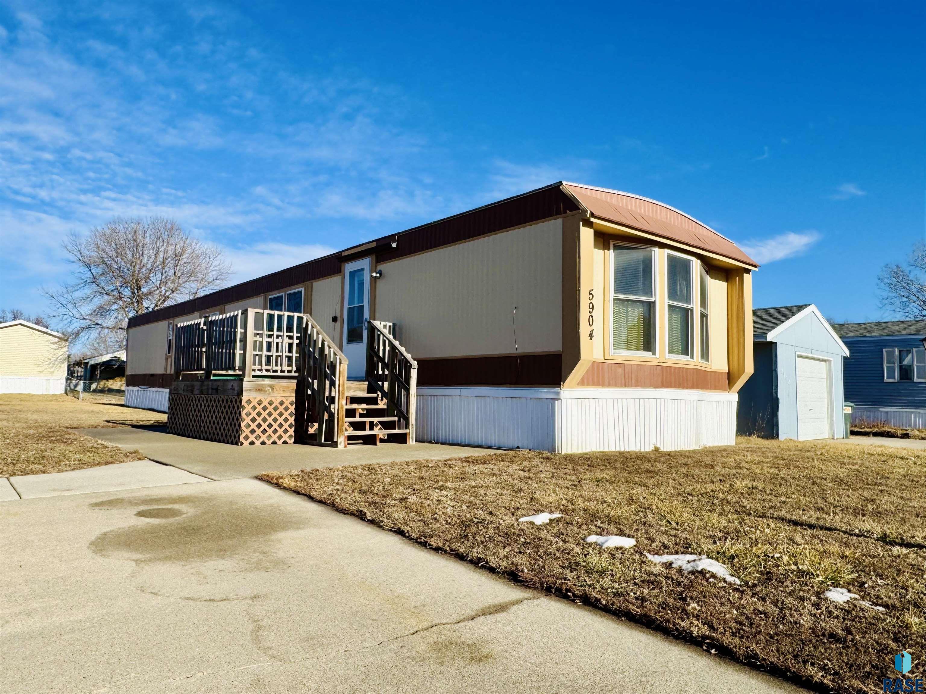 5904 W Parakeet Pl Place, Sioux Falls, South Dakota image 1