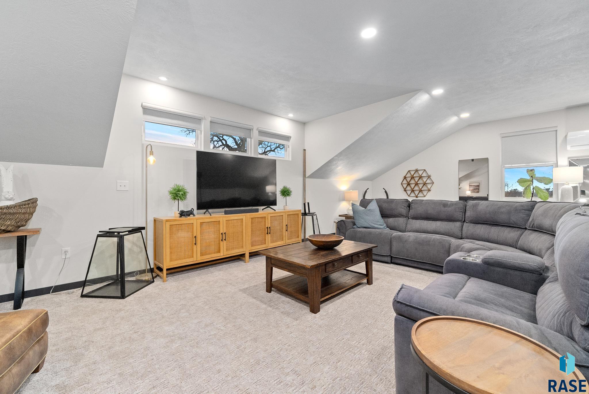 Renner, South Dakota 57030, United States, 4 Bedrooms Bedrooms, ,2 BathroomsBathrooms,Residential,Active,116953