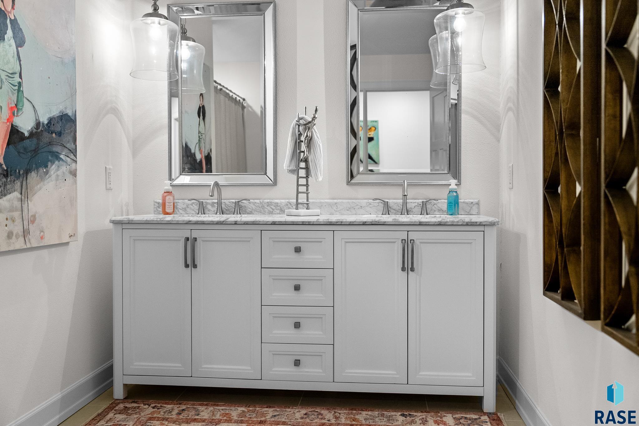 Renner, South Dakota 57030, United States, 4 Bedrooms Bedrooms, ,2 BathroomsBathrooms,Residential,Active,116953