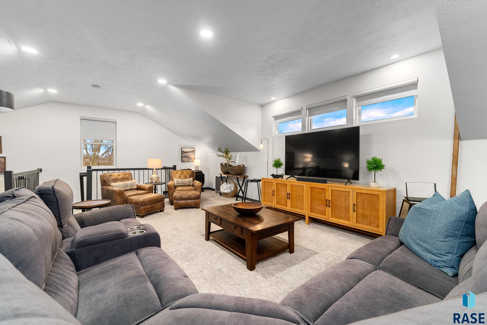 Renner, South Dakota 57030, United States, 4 Bedrooms Bedrooms, ,2 BathroomsBathrooms,Residential,Active,116953