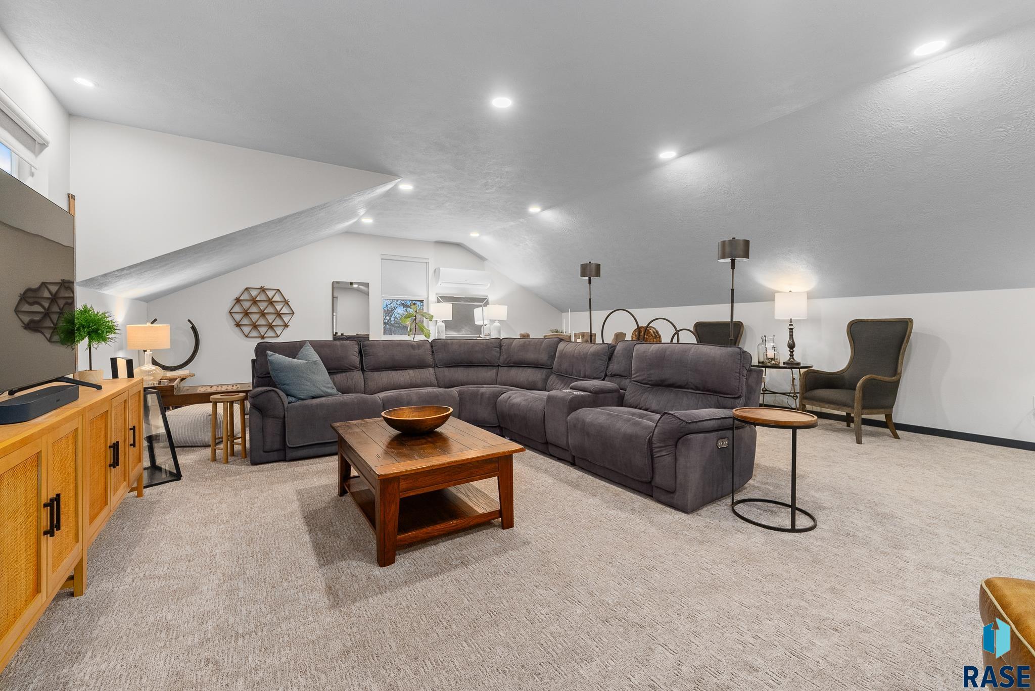 Renner, South Dakota 57030, United States, 4 Bedrooms Bedrooms, ,2 BathroomsBathrooms,Residential,Active,116953