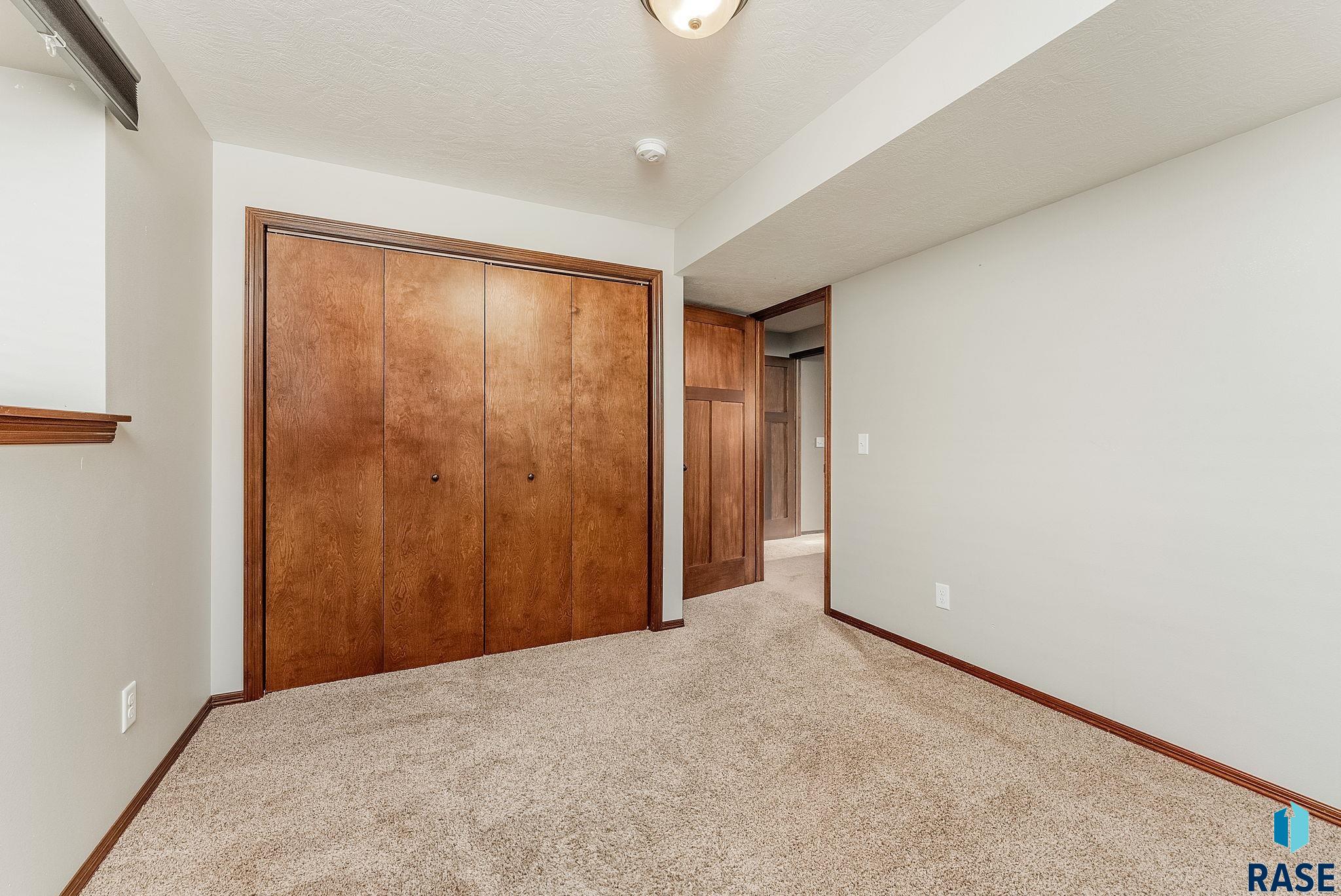 Sioux Falls, South Dakota 57106, United States, 4 Bedrooms Bedrooms, ,3 BathroomsBathrooms,Residential,Active,143730