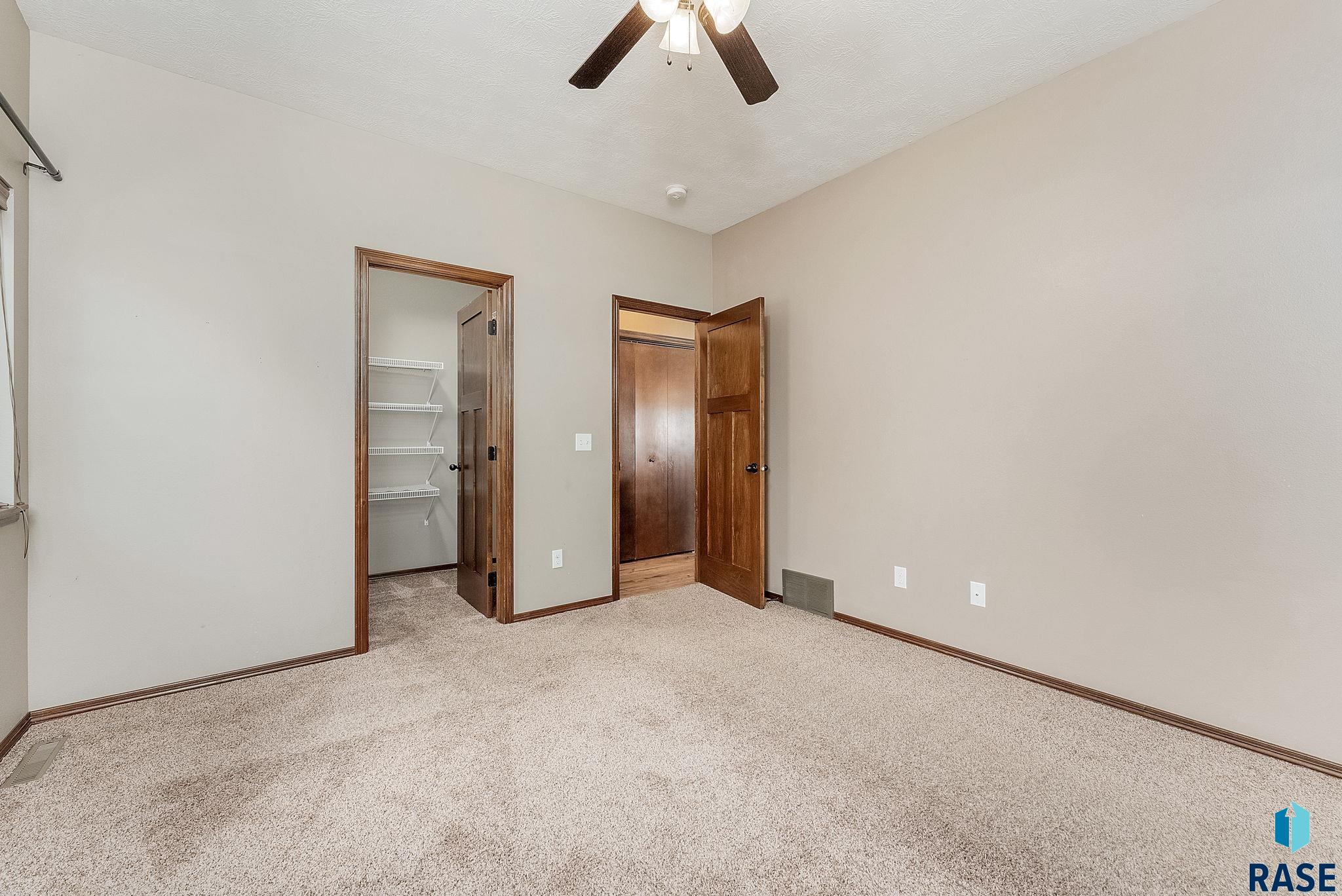 Sioux Falls, South Dakota 57106, United States, 4 Bedrooms Bedrooms, ,3 BathroomsBathrooms,Residential,Active,143730