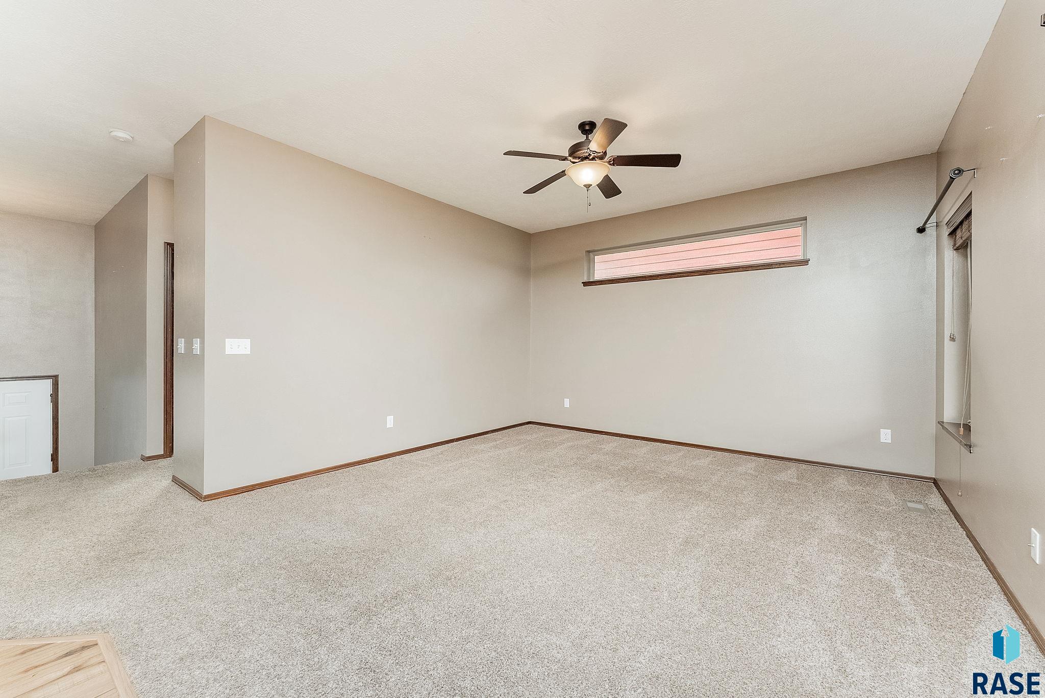 Sioux Falls, South Dakota 57106, United States, 4 Bedrooms Bedrooms, ,3 BathroomsBathrooms,Residential,Active,143730