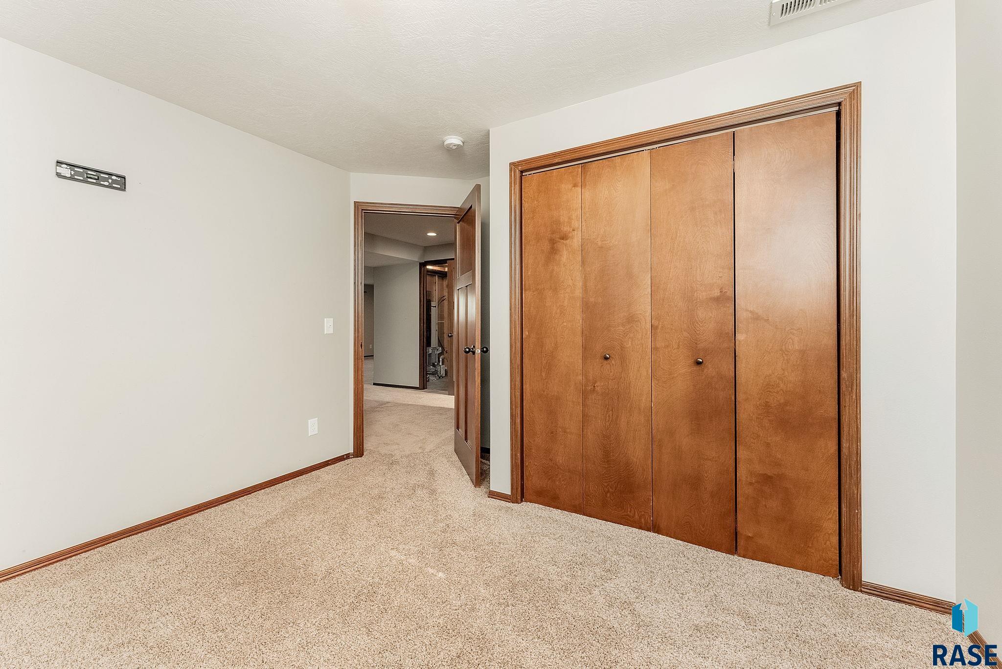 Sioux Falls, South Dakota 57106, United States, 4 Bedrooms Bedrooms, ,3 BathroomsBathrooms,Residential,Active,143730