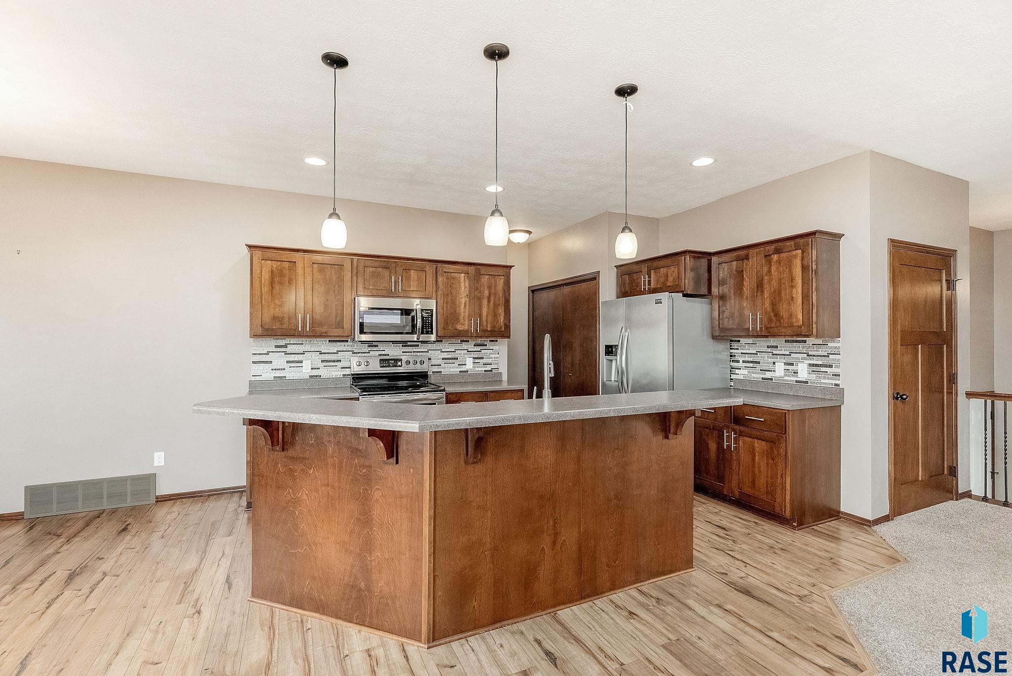 Sioux Falls, South Dakota 57106, United States, 4 Bedrooms Bedrooms, ,3 BathroomsBathrooms,Residential,Active,143730