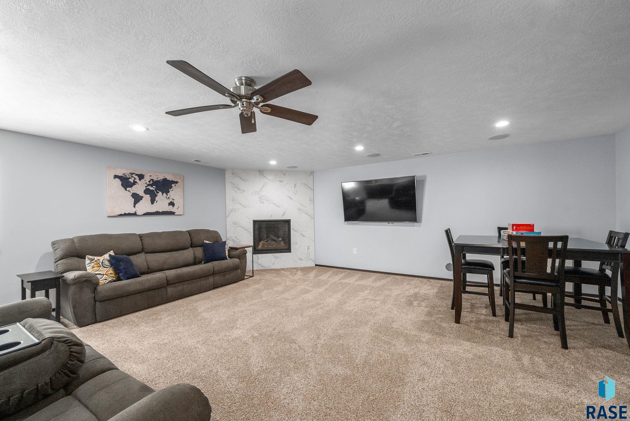 4205 W 77th St Street, Sioux Falls, South Dakota image 38