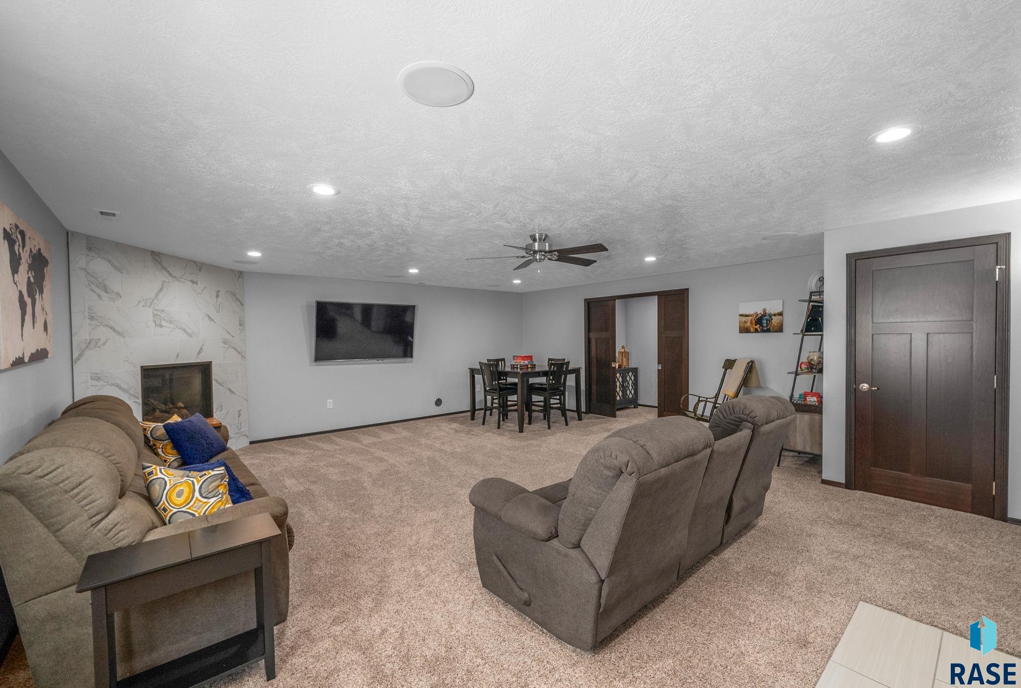 4205 W 77th St Street, Sioux Falls, South Dakota image 33