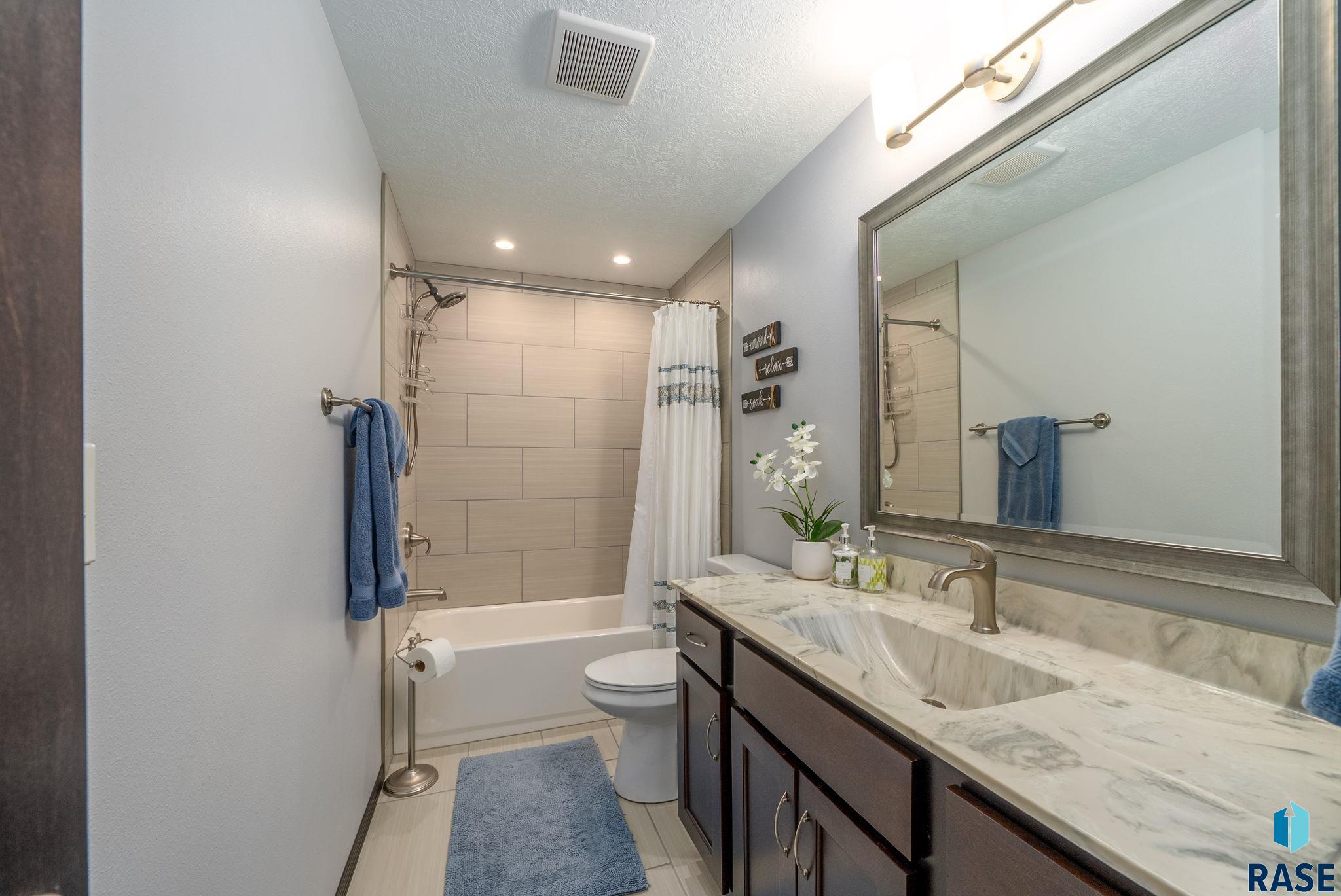 4205 W 77th St Street, Sioux Falls, South Dakota image 46