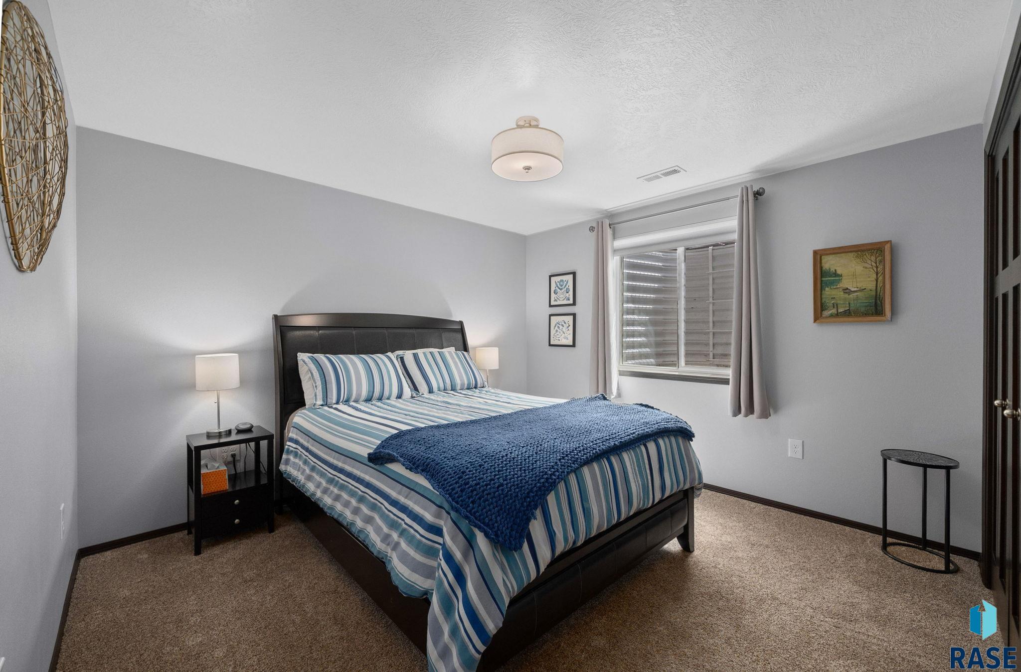 4205 W 77th St Street, Sioux Falls, South Dakota image 44