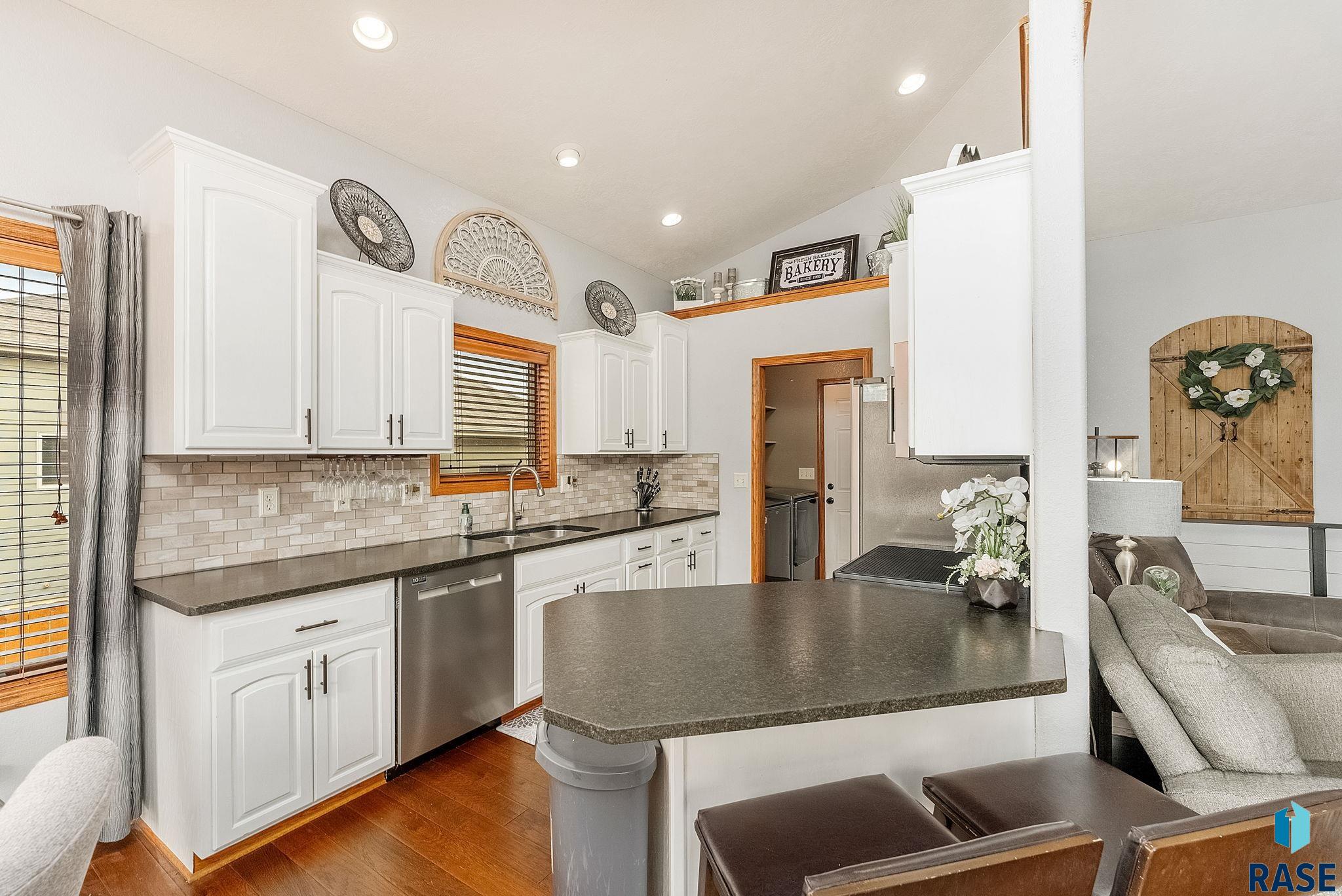 429 N 9th Ave Avenue, Brandon, South Dakota image 3