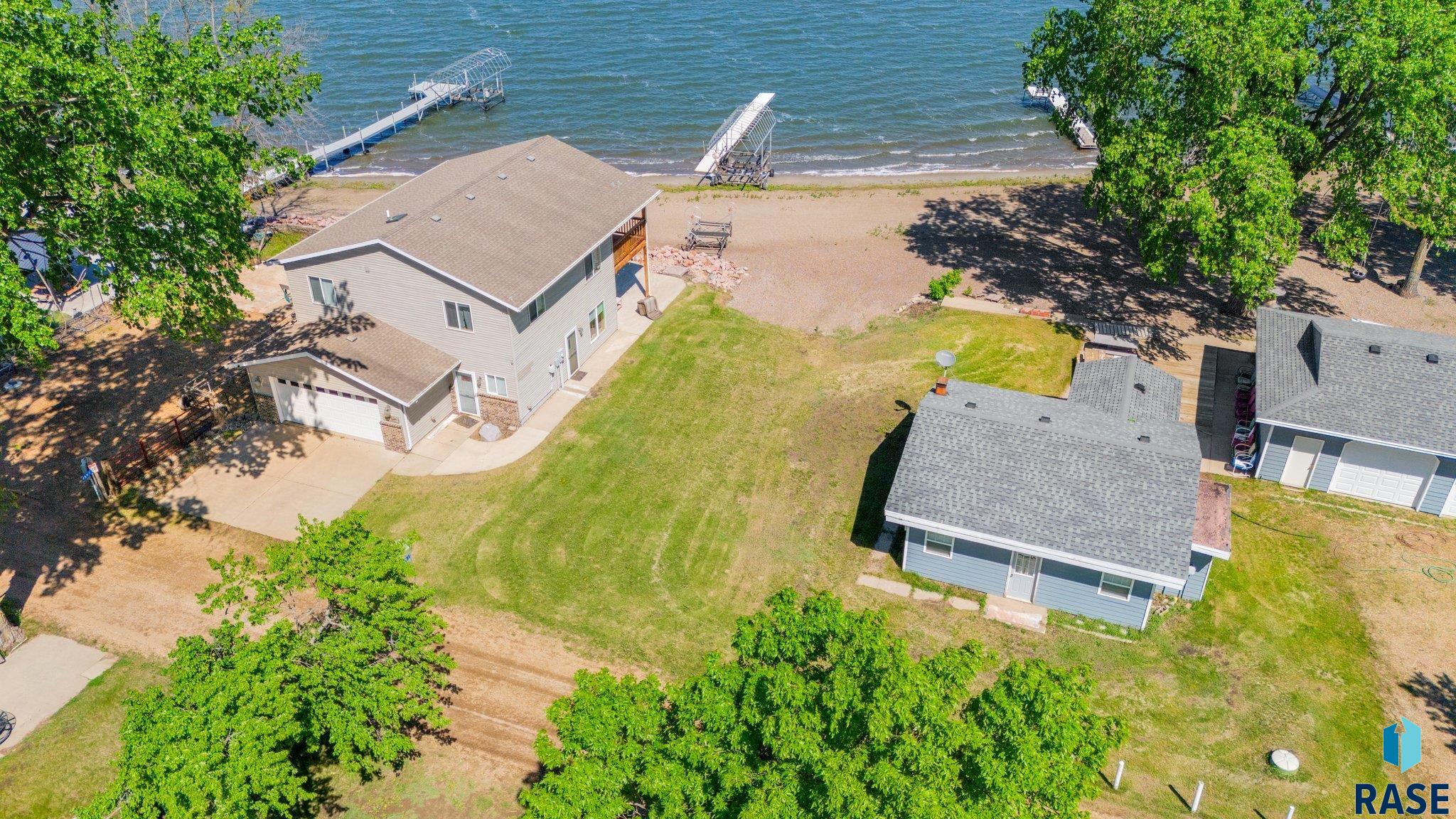 Chester, South Dakota 57016, United States, 3 Bedrooms Bedrooms, ,2 BathroomsBathrooms,Residential,Active,114756