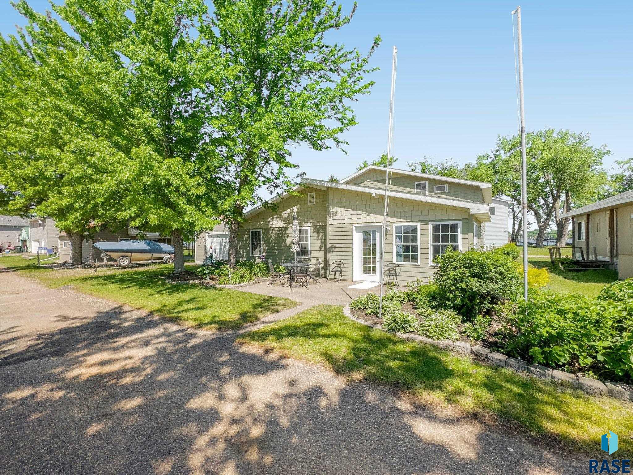 Chester, South Dakota 57016, United States, 3 Bedrooms Bedrooms, ,2 BathroomsBathrooms,Residential,Active,114756