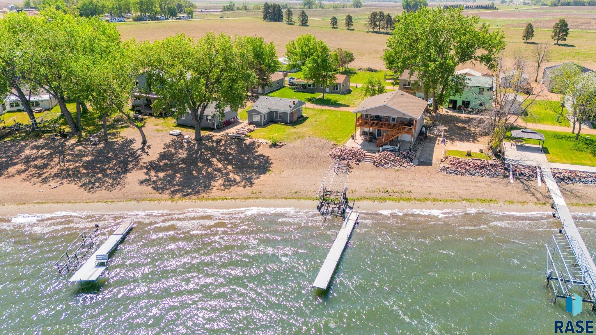 Chester, South Dakota 57016, United States, 3 Bedrooms Bedrooms, ,2 BathroomsBathrooms,Residential,Active,114756