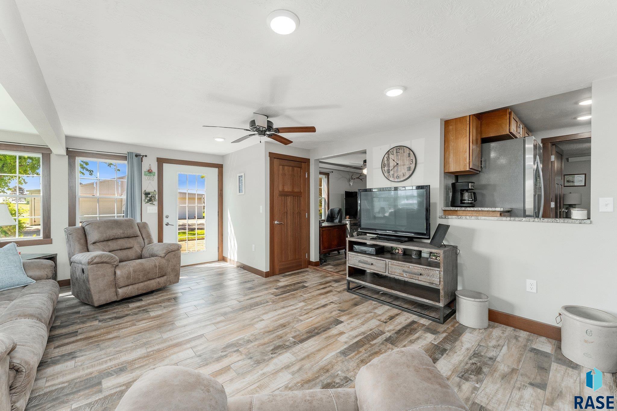 Chester, South Dakota 57016, United States, 3 Bedrooms Bedrooms, ,2 BathroomsBathrooms,Residential,Active,114756