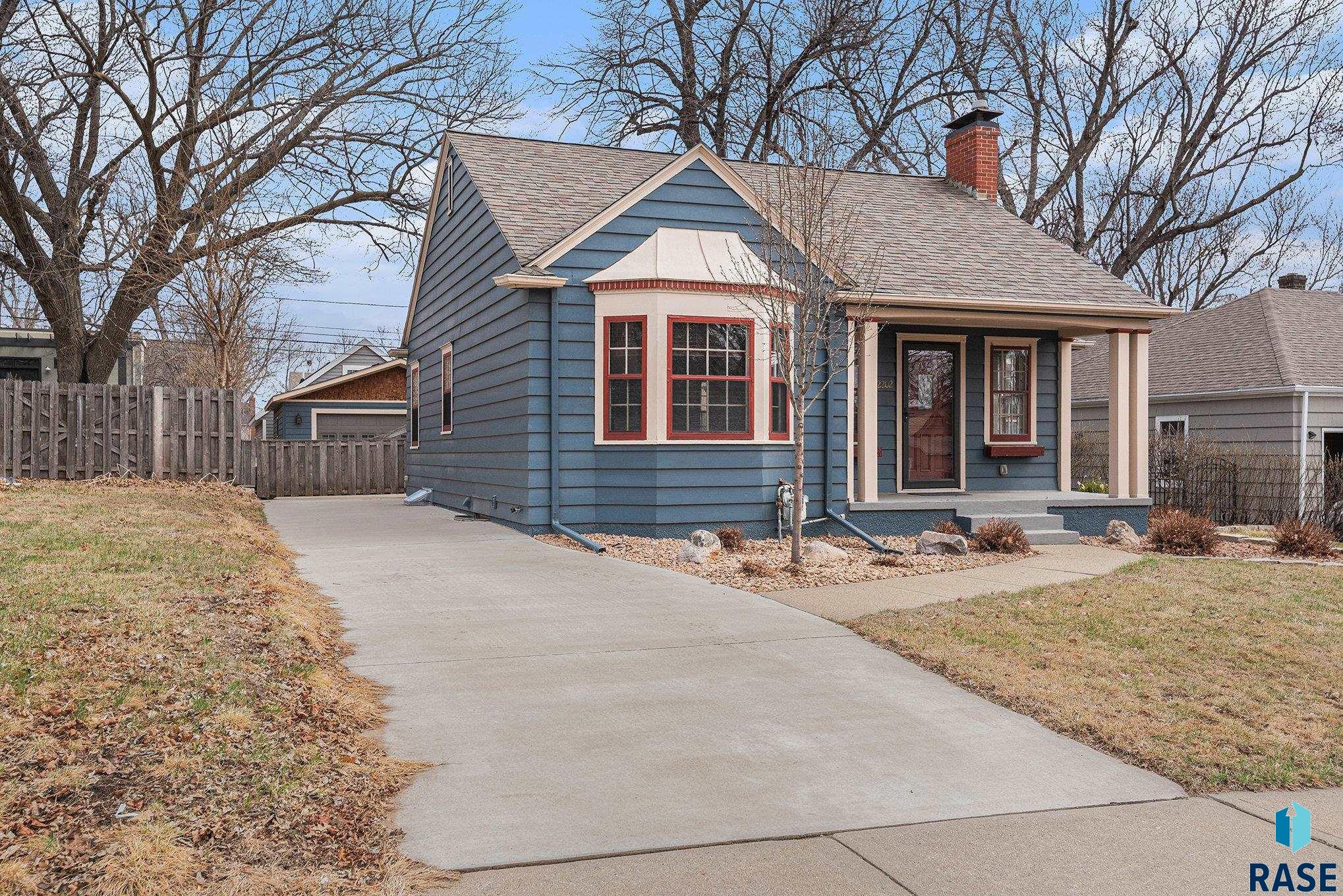 2202 S Center Ave Avenue, Sioux Falls, New Jersey image 1